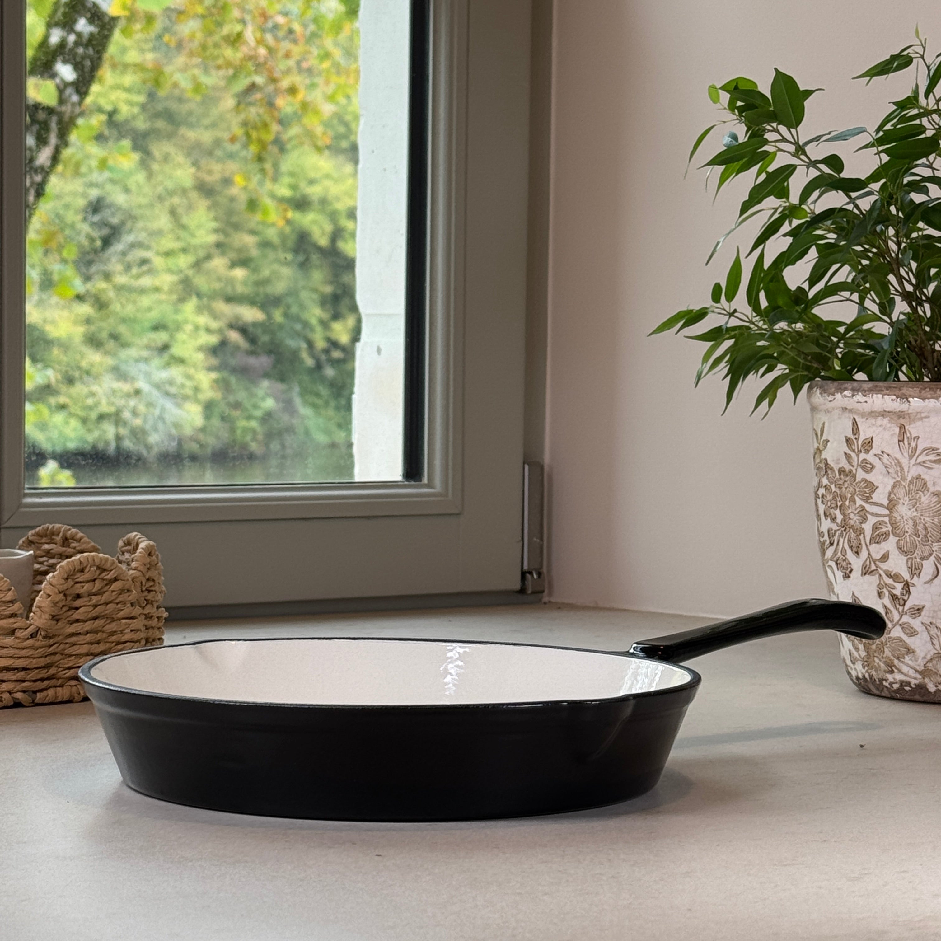 4-teiliges emailliertes Gusseisen-Set – Glänzend Schwarz