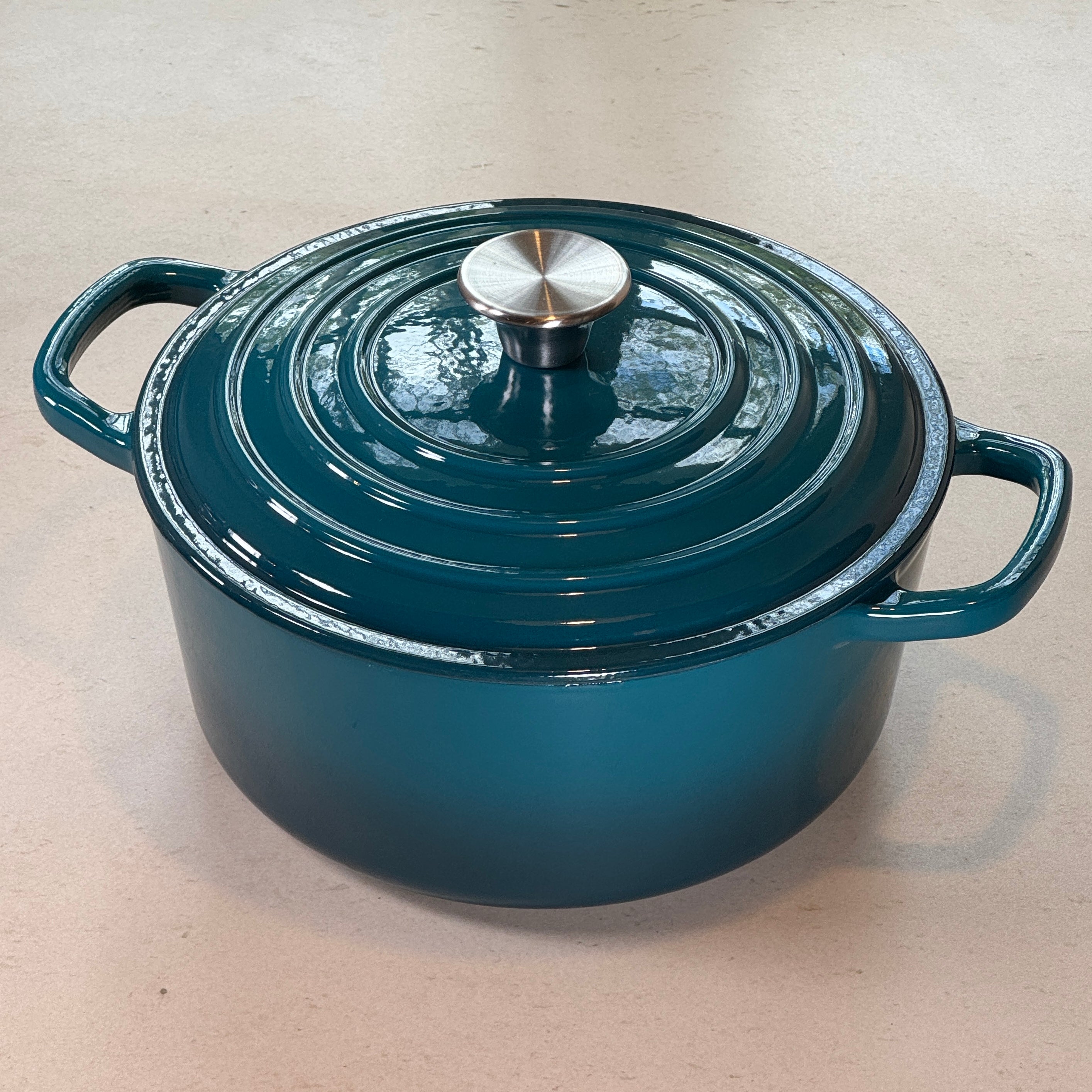 Cocotte ronde en fonte émaillée – Bleu Cyan