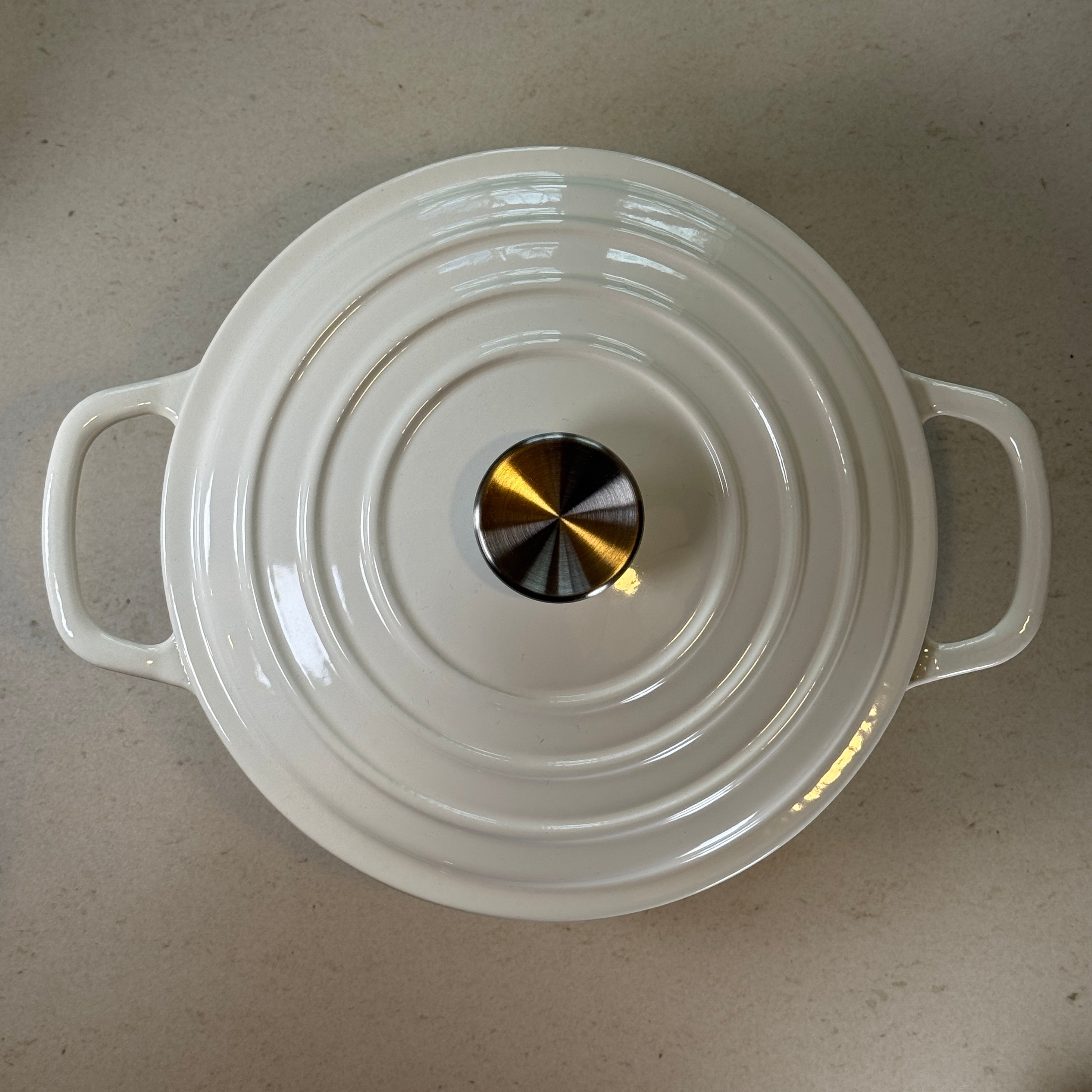 Cocotte ronde en fonte émaillée – Blanc Vanille