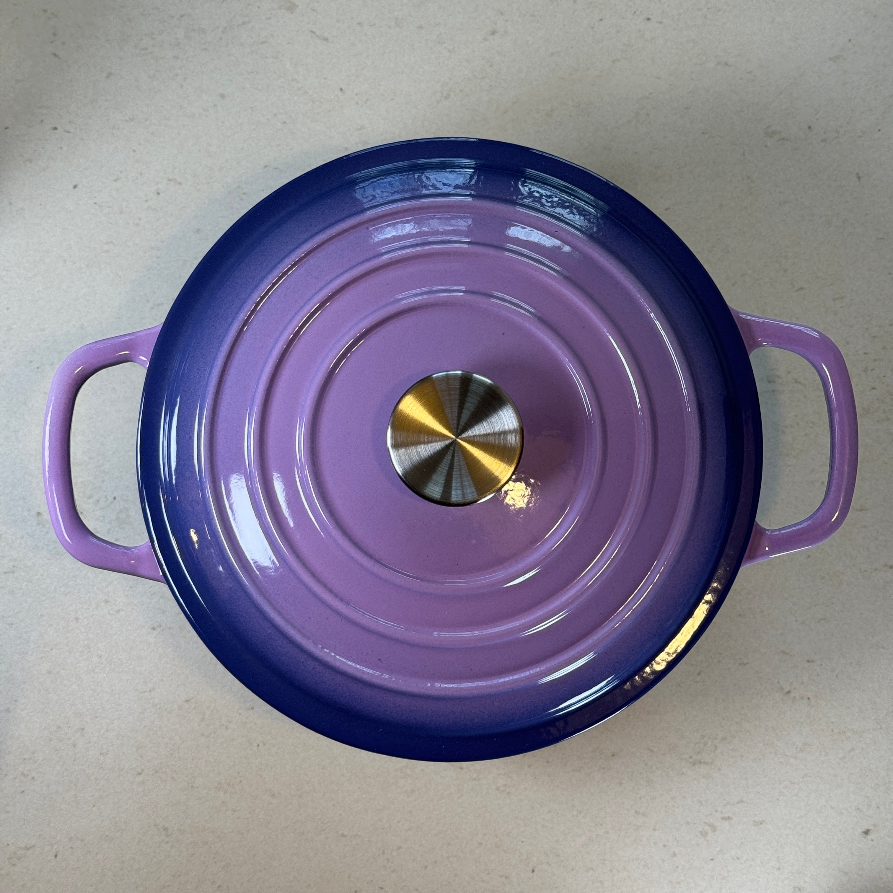 Cocotte ronde en fonte émaillée – Violet Prune