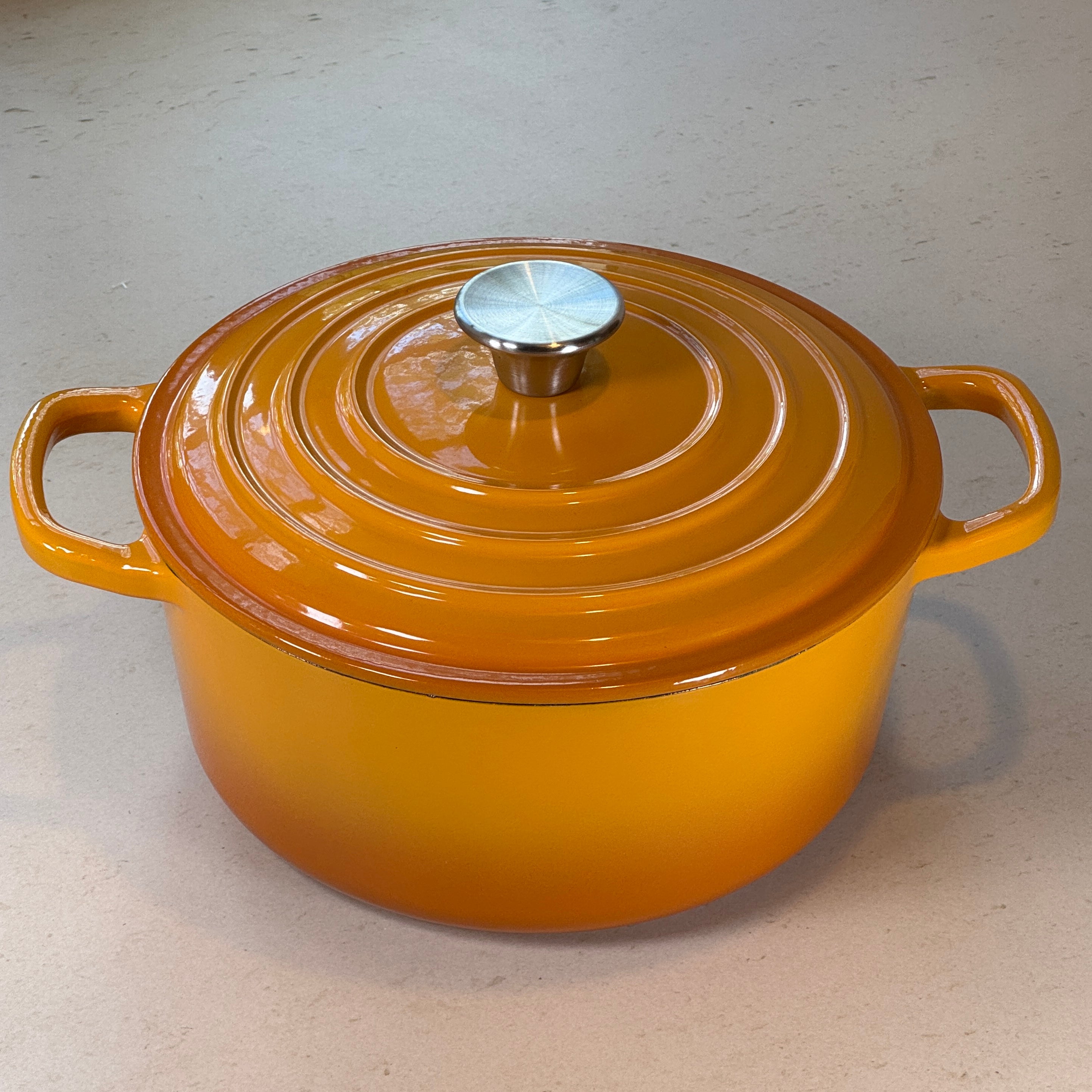 Cocotte ronde en fonte émaillée – Jaune Moutarde