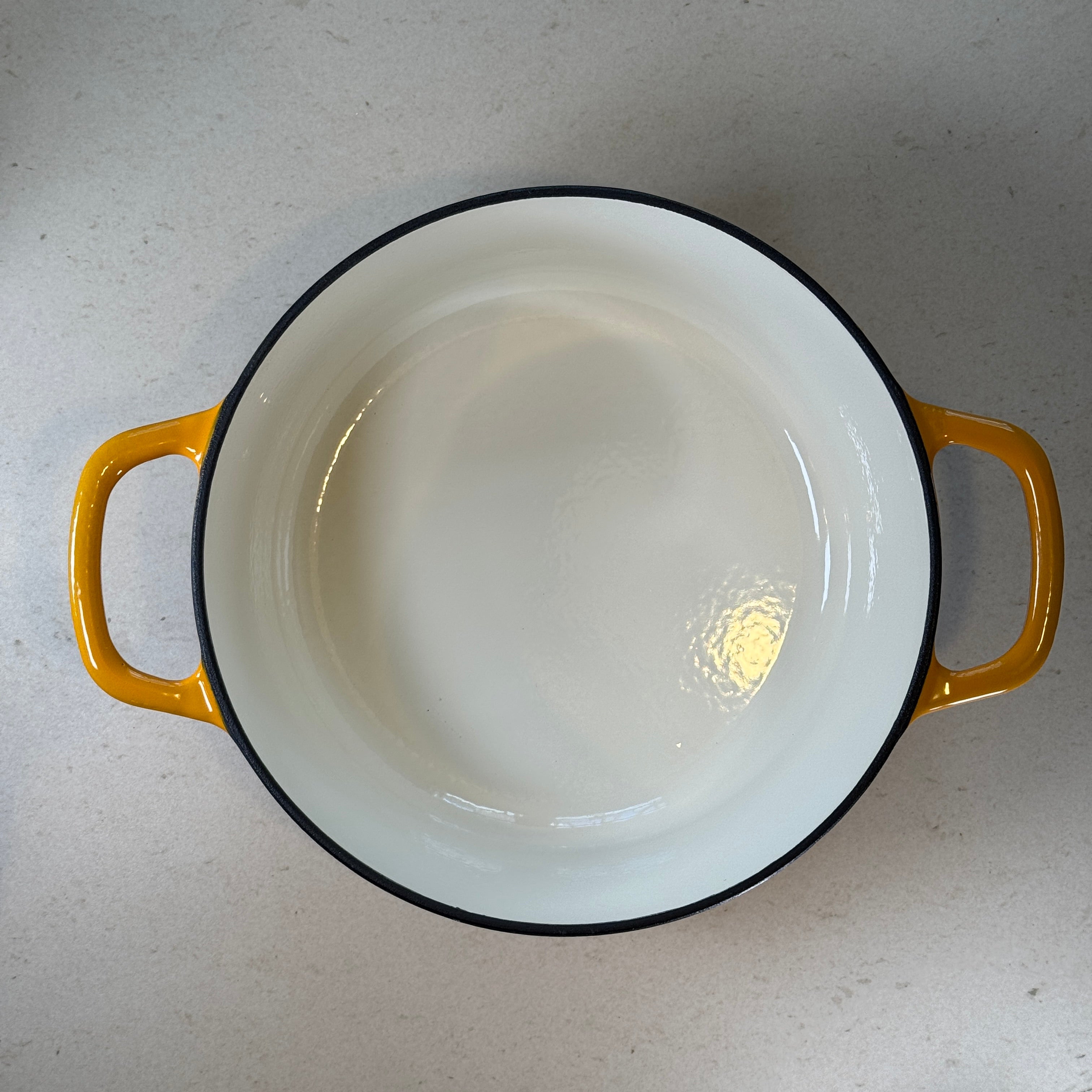 Cocotte ronde en fonte émaillée – Jaune Moutarde