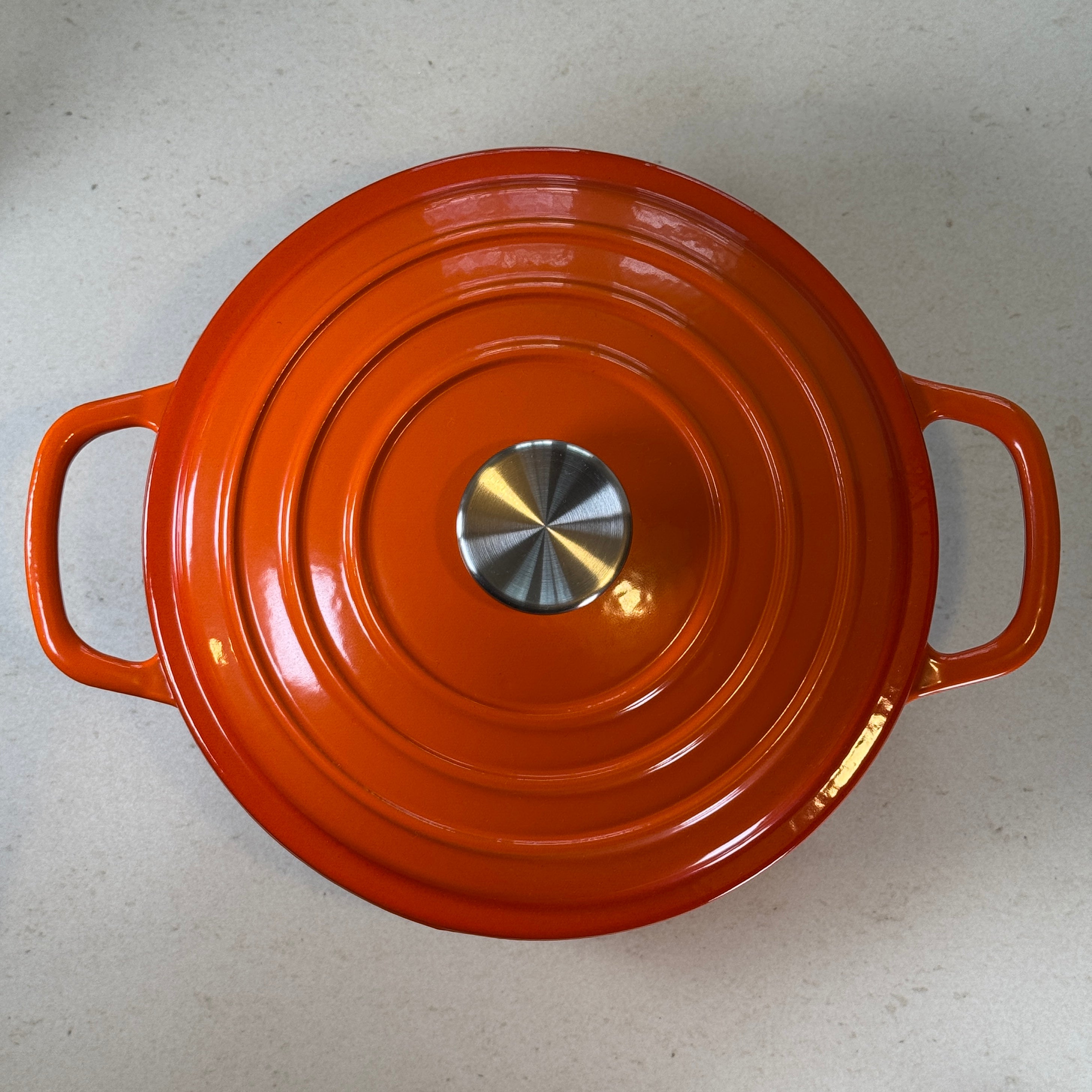 Cocotte ronde en fonte émaillée – Orange