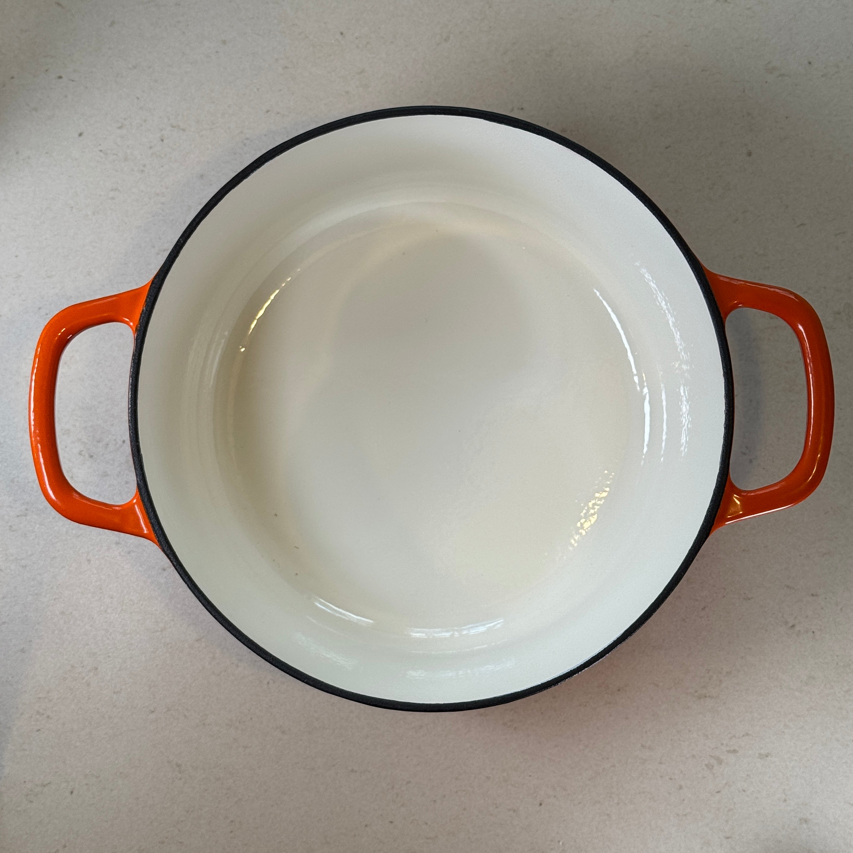 Cocotte ronde en fonte émaillée – Orange