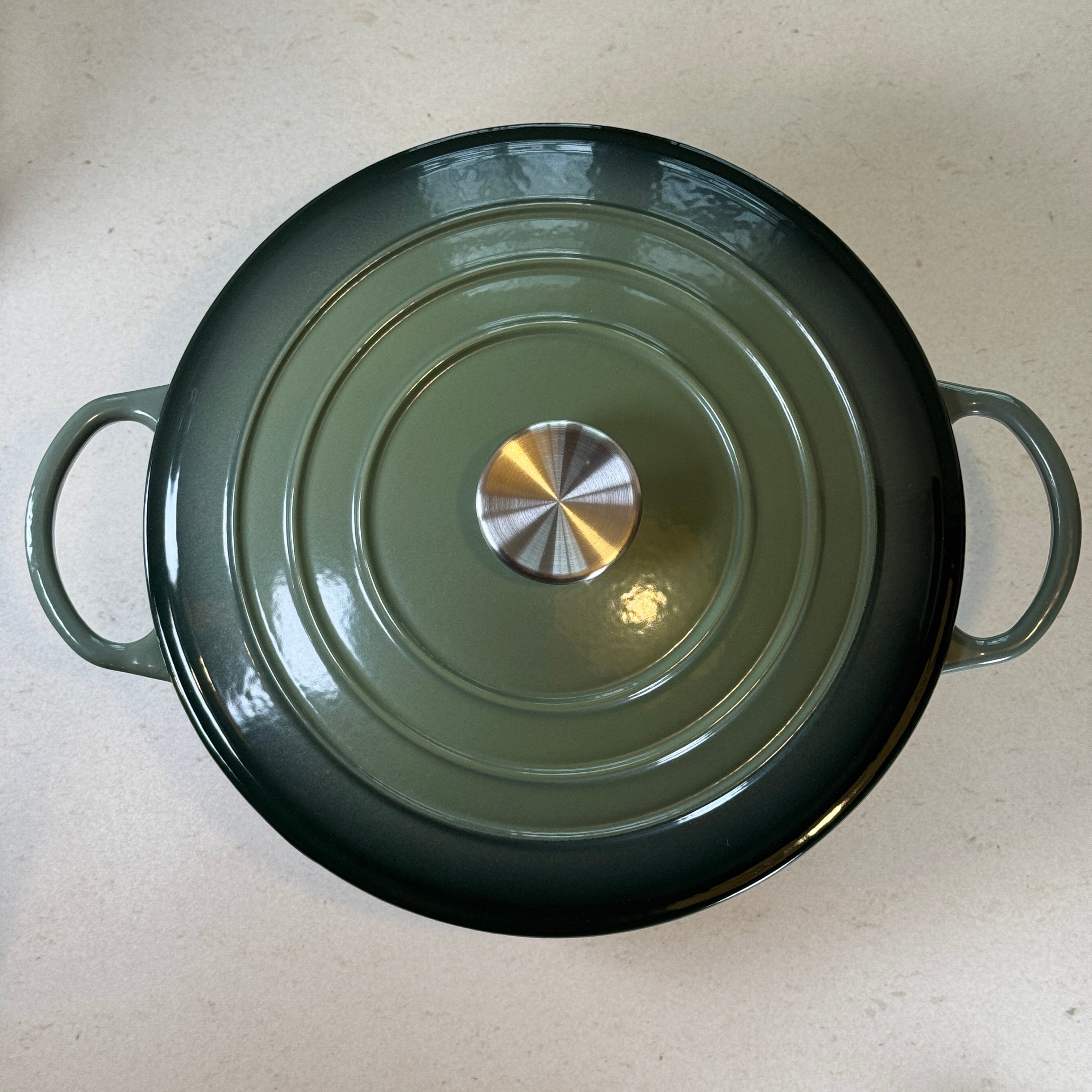 Marmite ronde en fonte émaillée – Vert Sapin