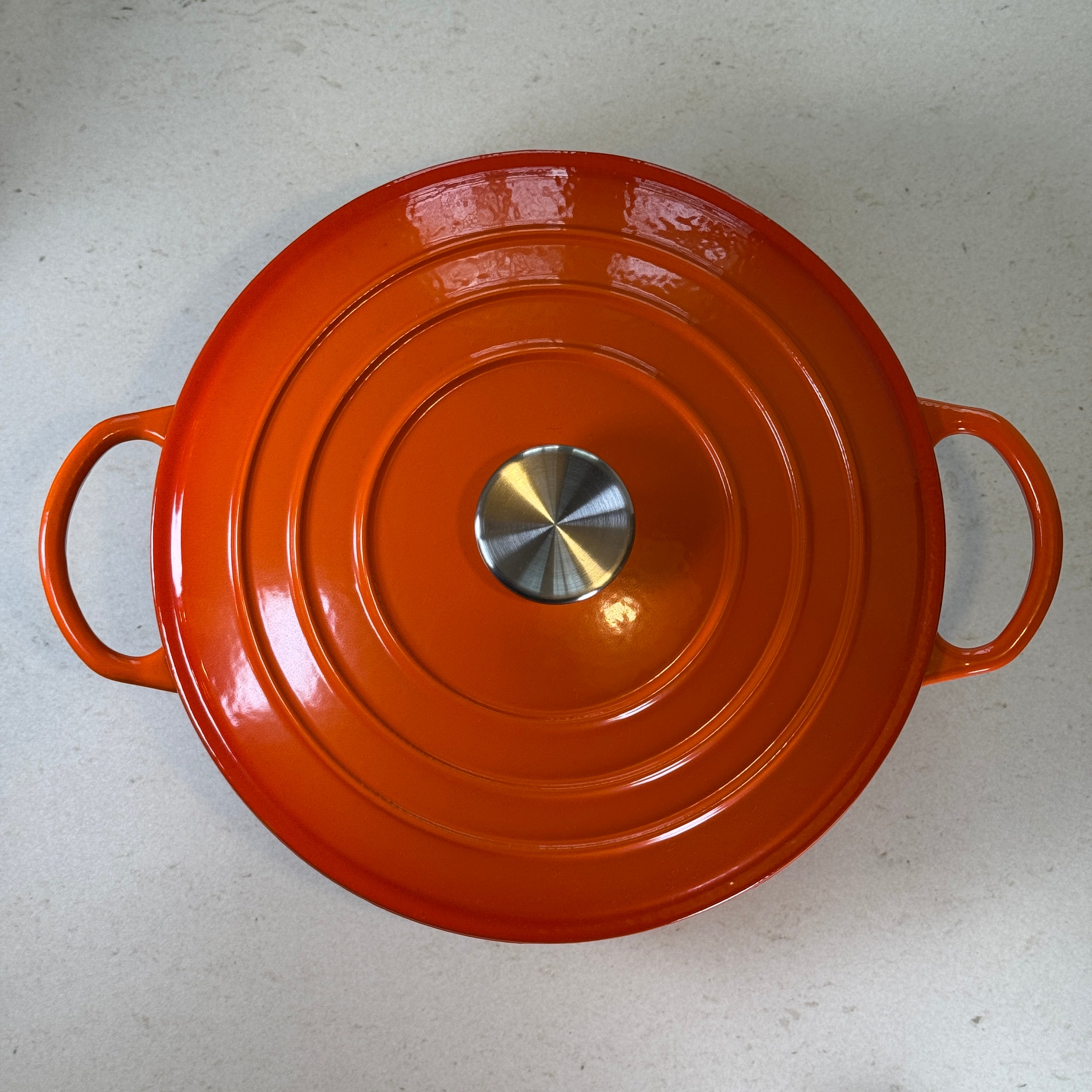 Marmite ronde en fonte émaillée – Orange