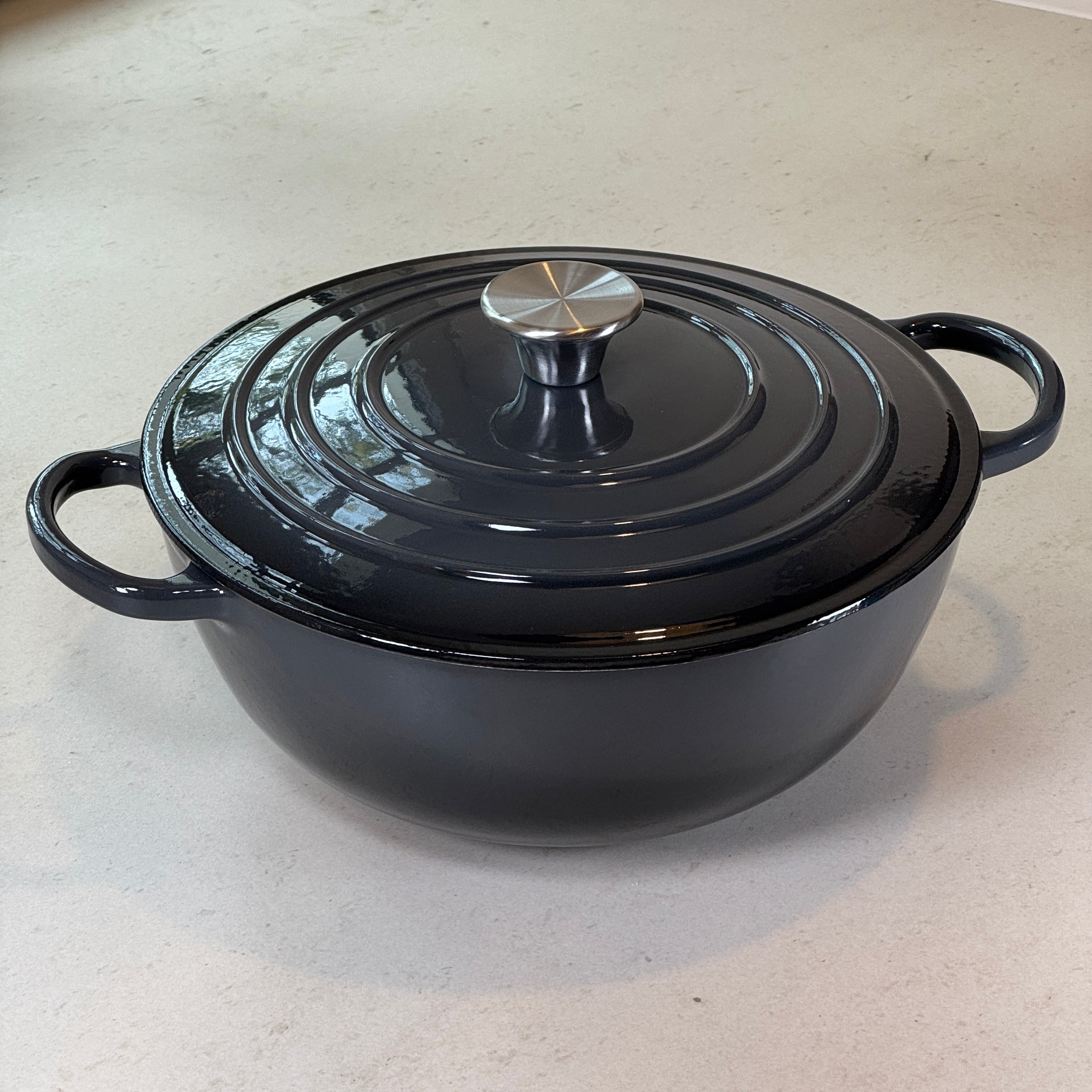 Marmite ronde en fonte émaillée – Gris Truffe