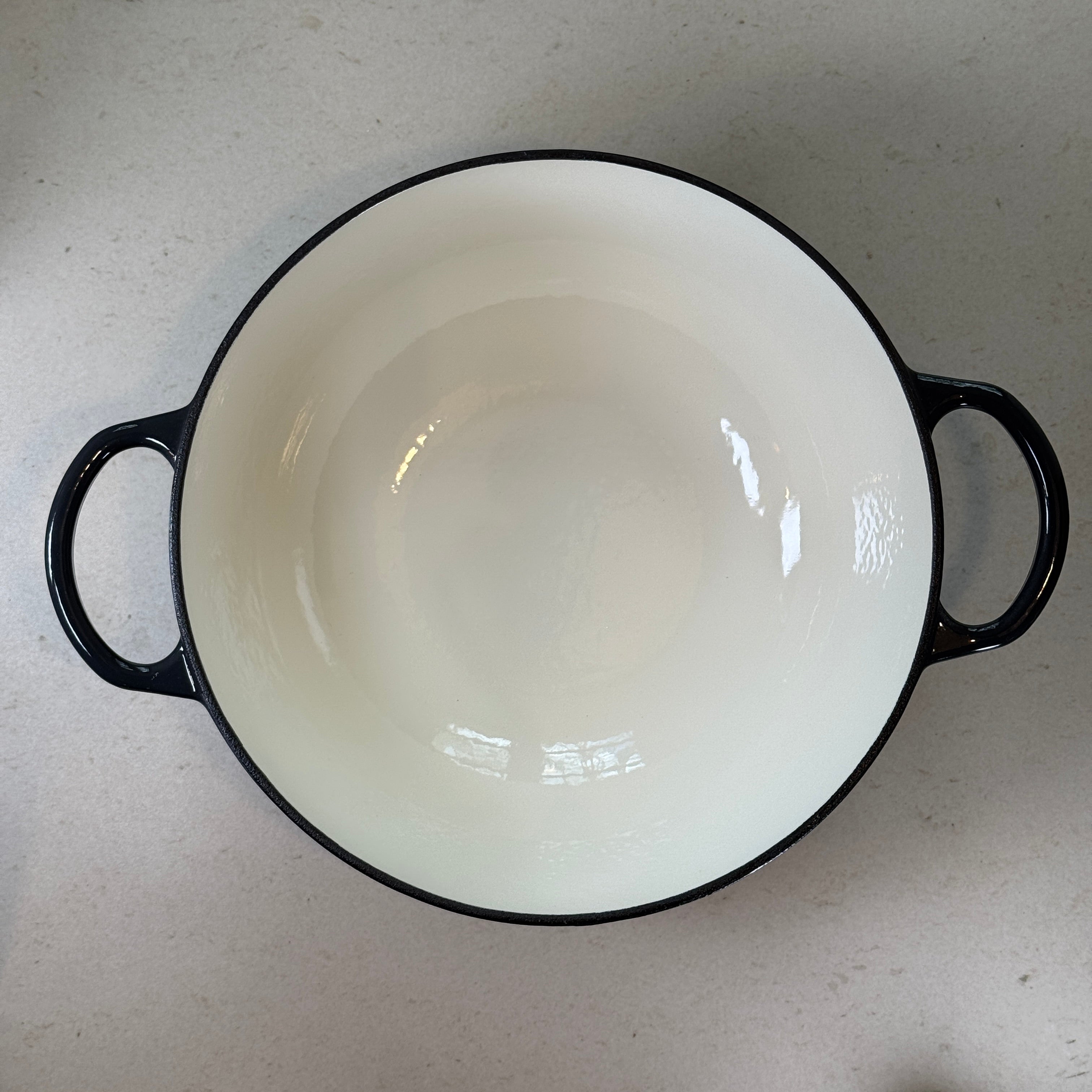 Marmite ronde en fonte émaillée – Gris Truffe