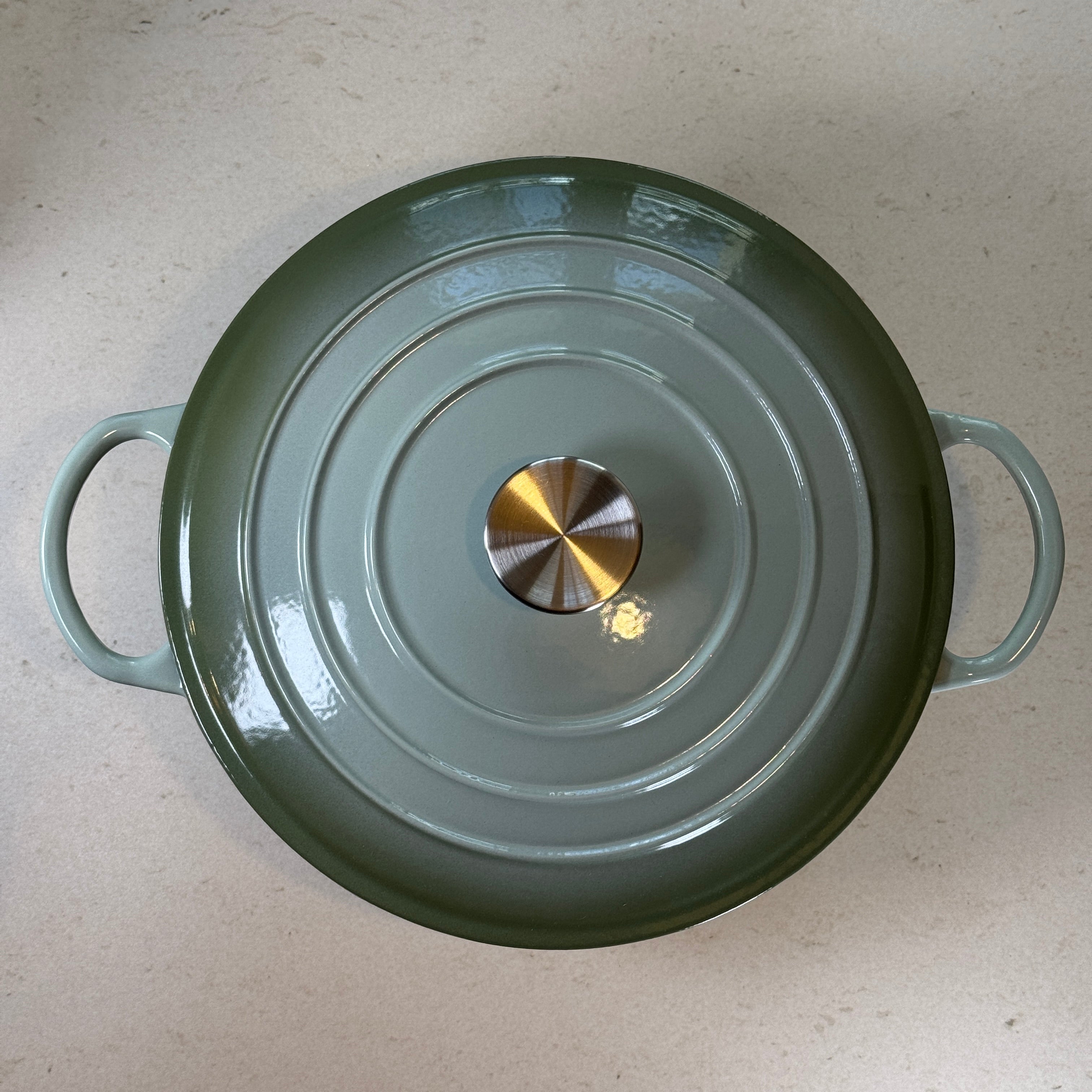 Marmite ronde en fonte émaillée – Vert Sauge