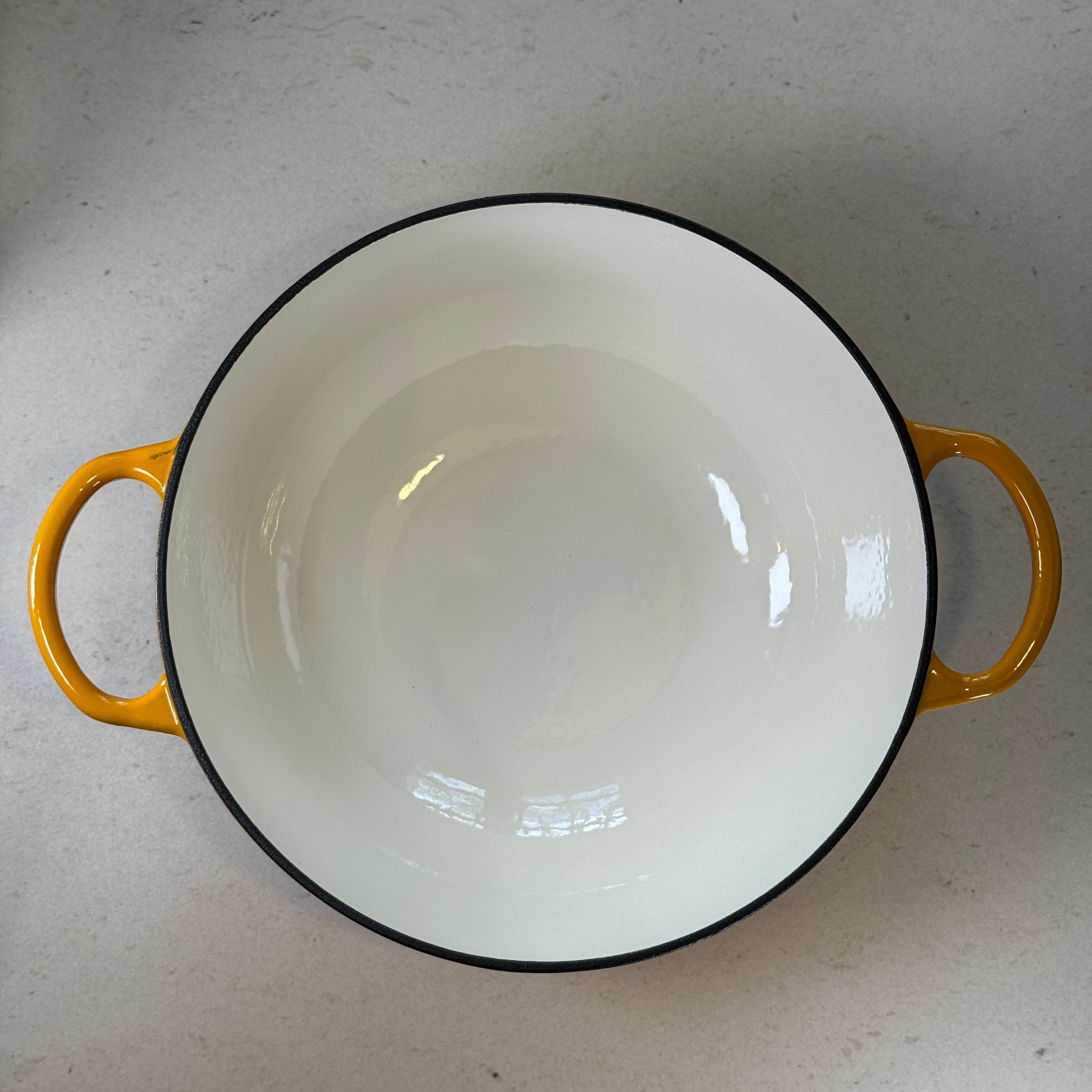Round enameled cast iron pot – Mustard Yellow
