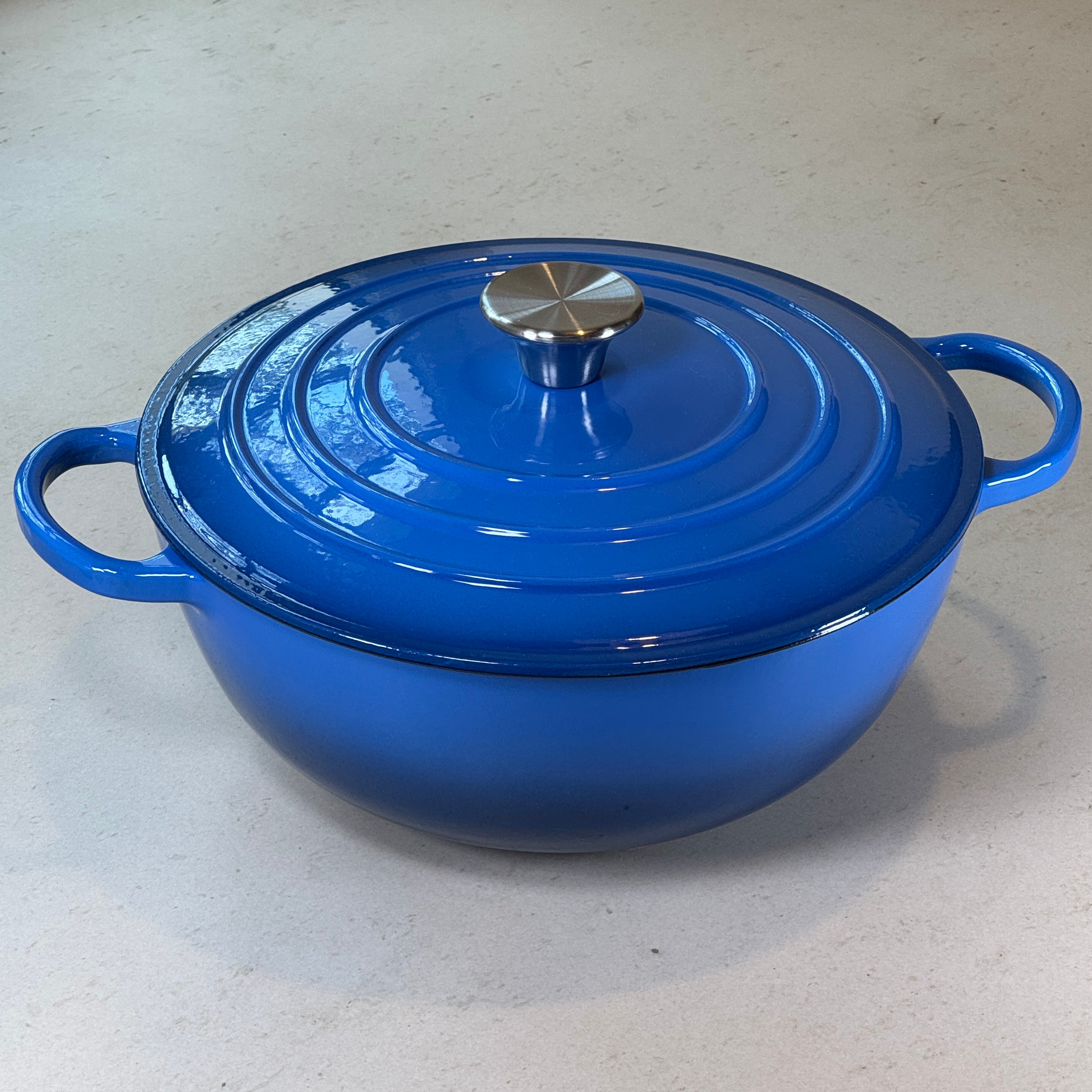 Marmite ronde en fonte émaillée – Bleu Myrtille