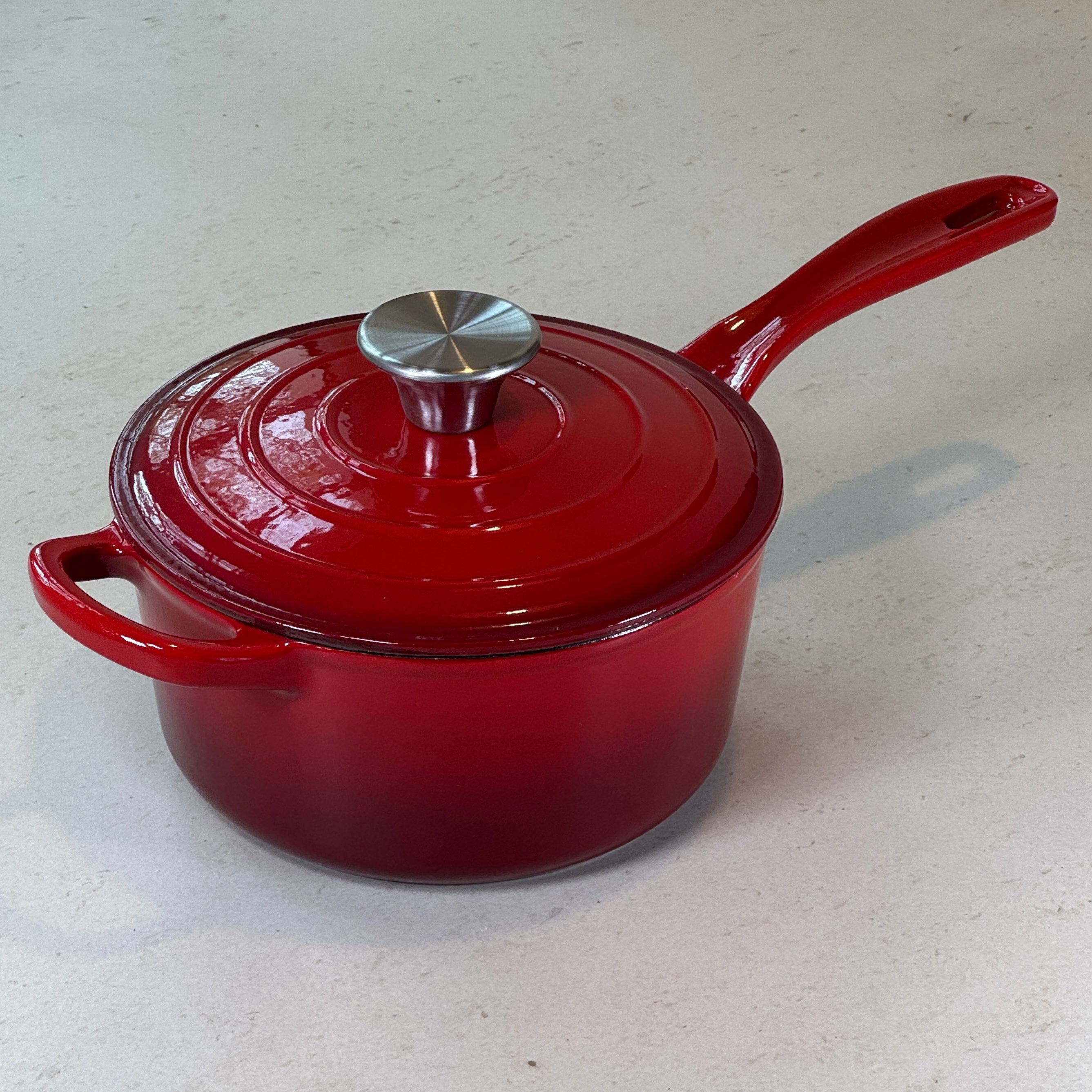 Casserole ronde en fonte émaillée – Rouge Cerise