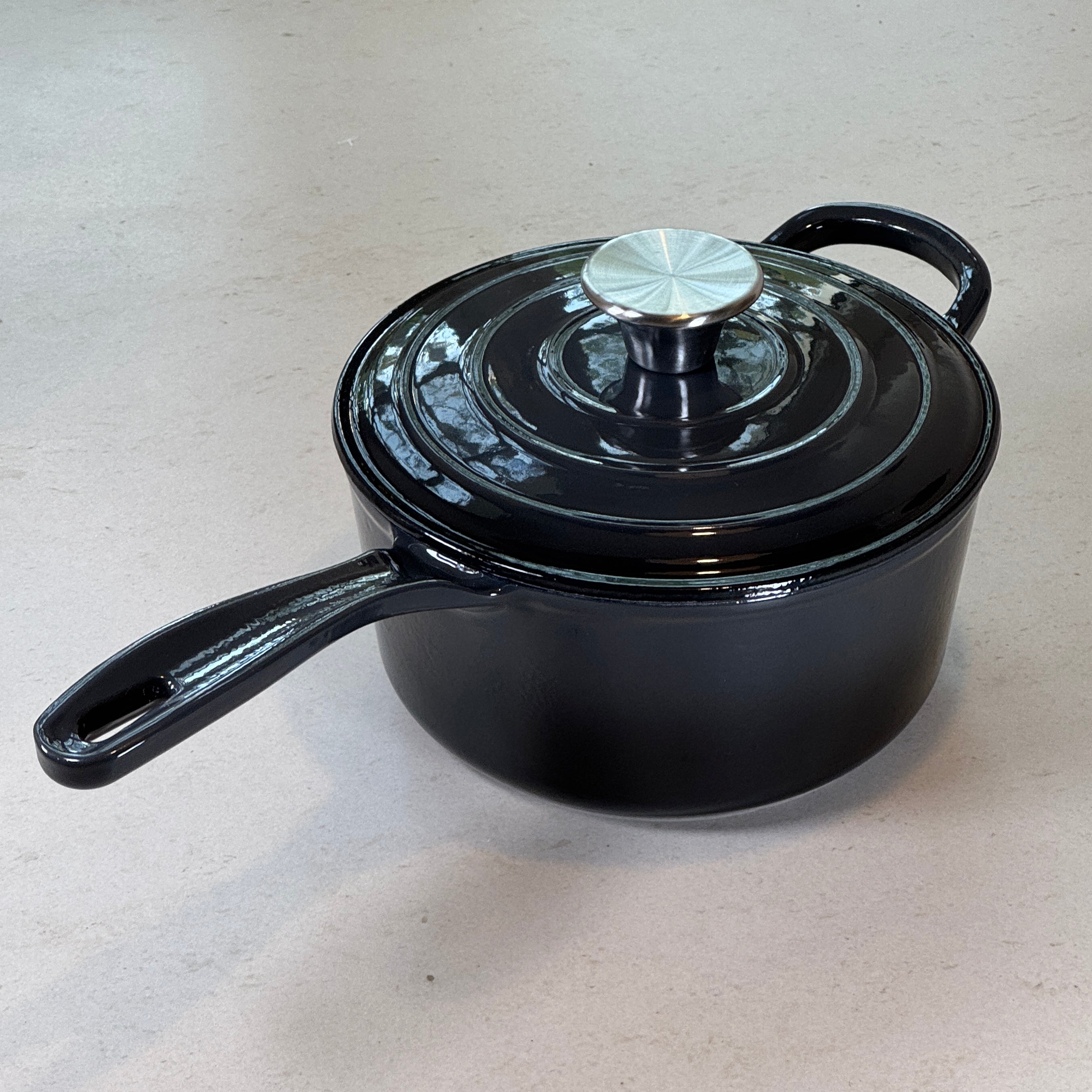 Casserole ronde en fonte émaillée – Gris Truffe