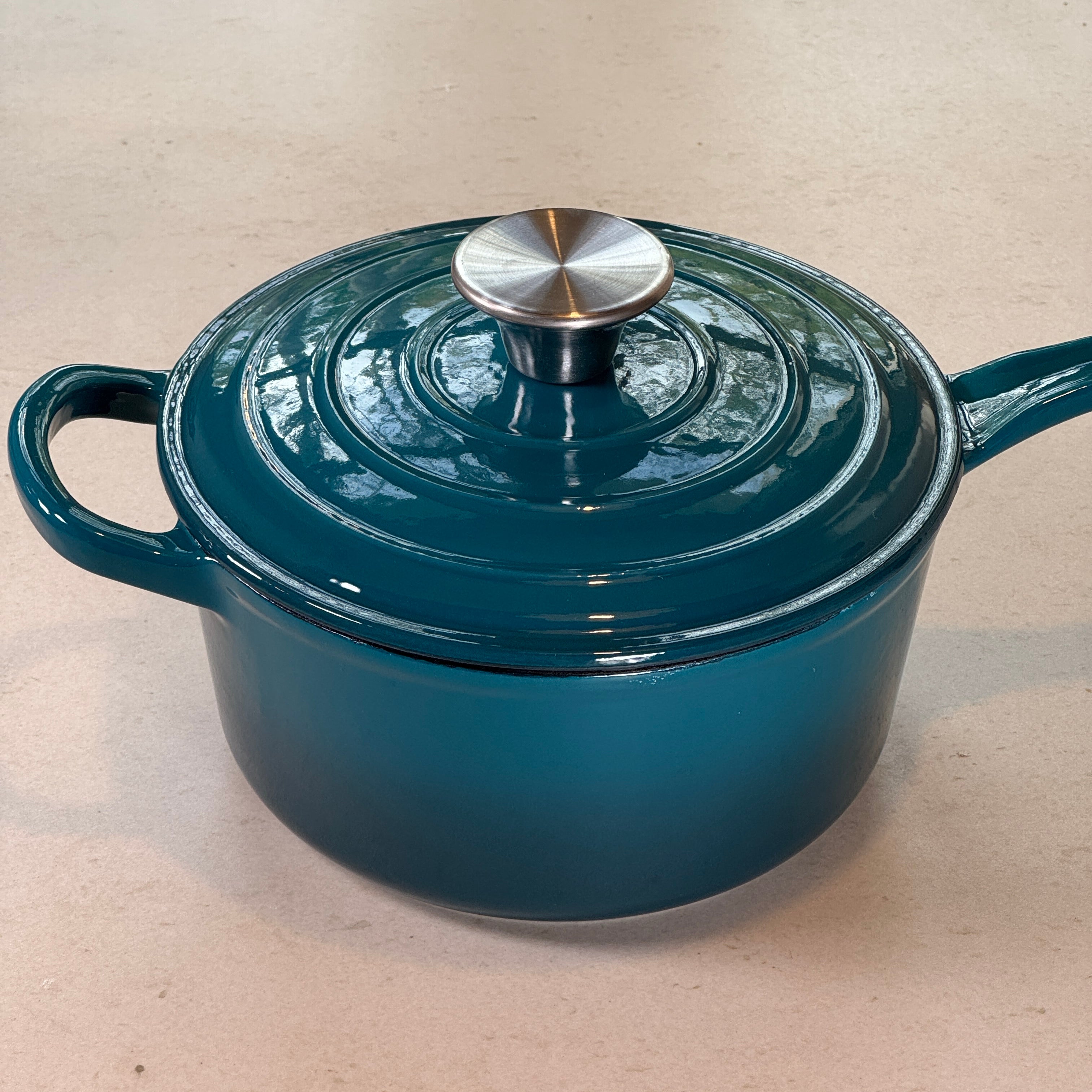 Casserole ronde en fonte émaillée – Bleu Cyan