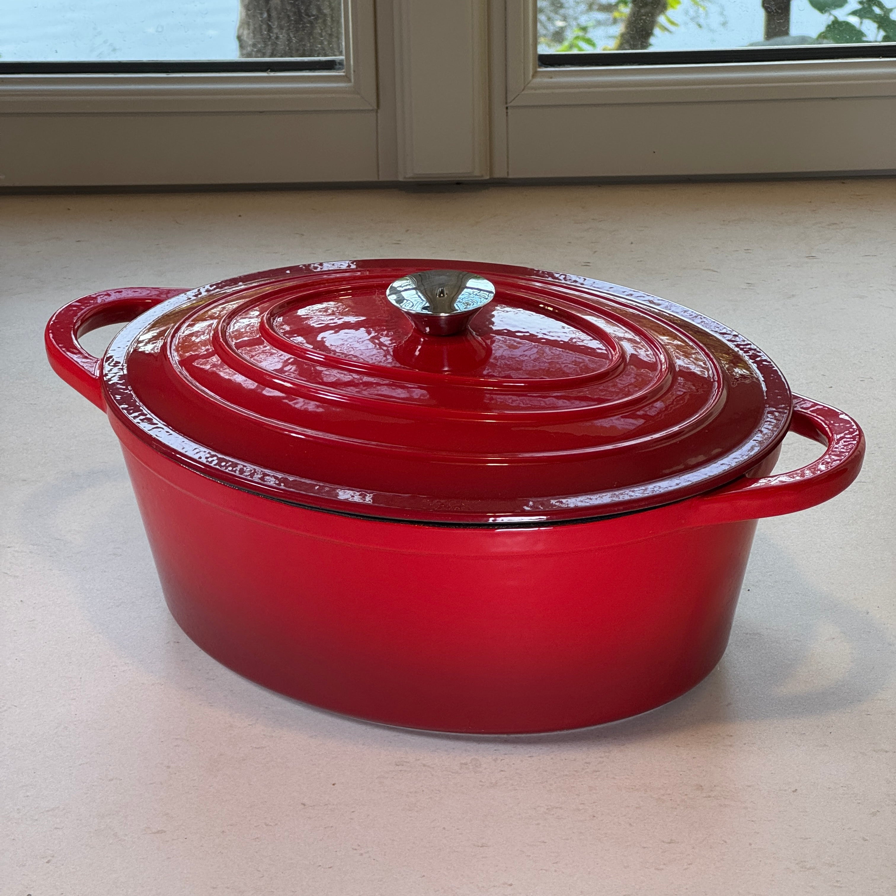 Cocotte ovale en fonte émaillée – Rouge Cerise