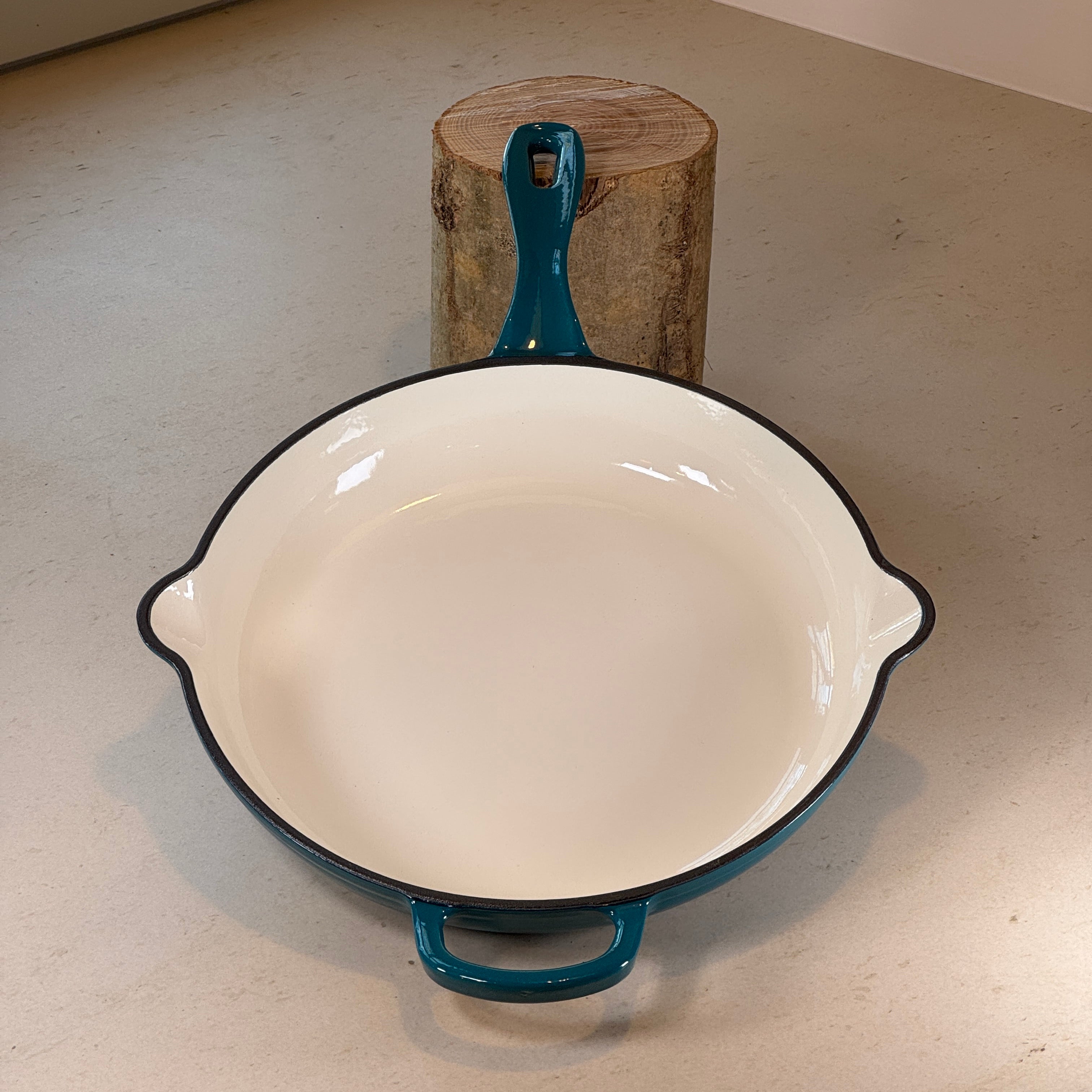 Poêle ronde en fonte émaillée avec anse – Bleu Cyan