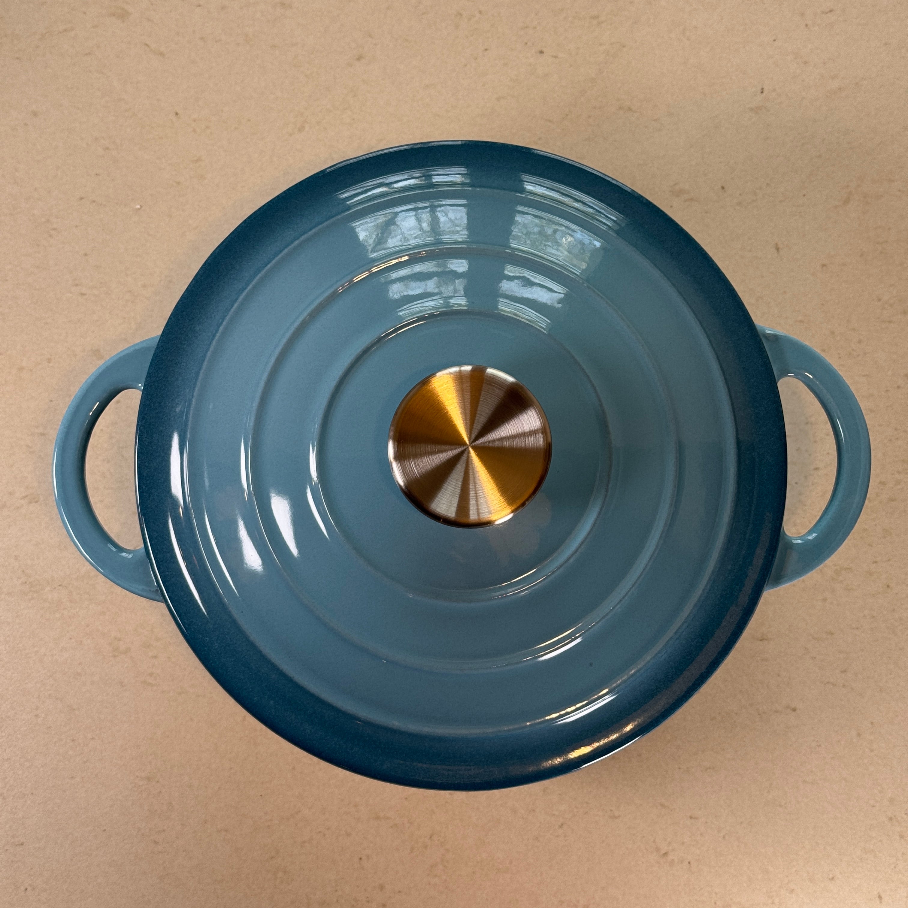 Cocotte ronde en fonte émaillée – Bleu Perle