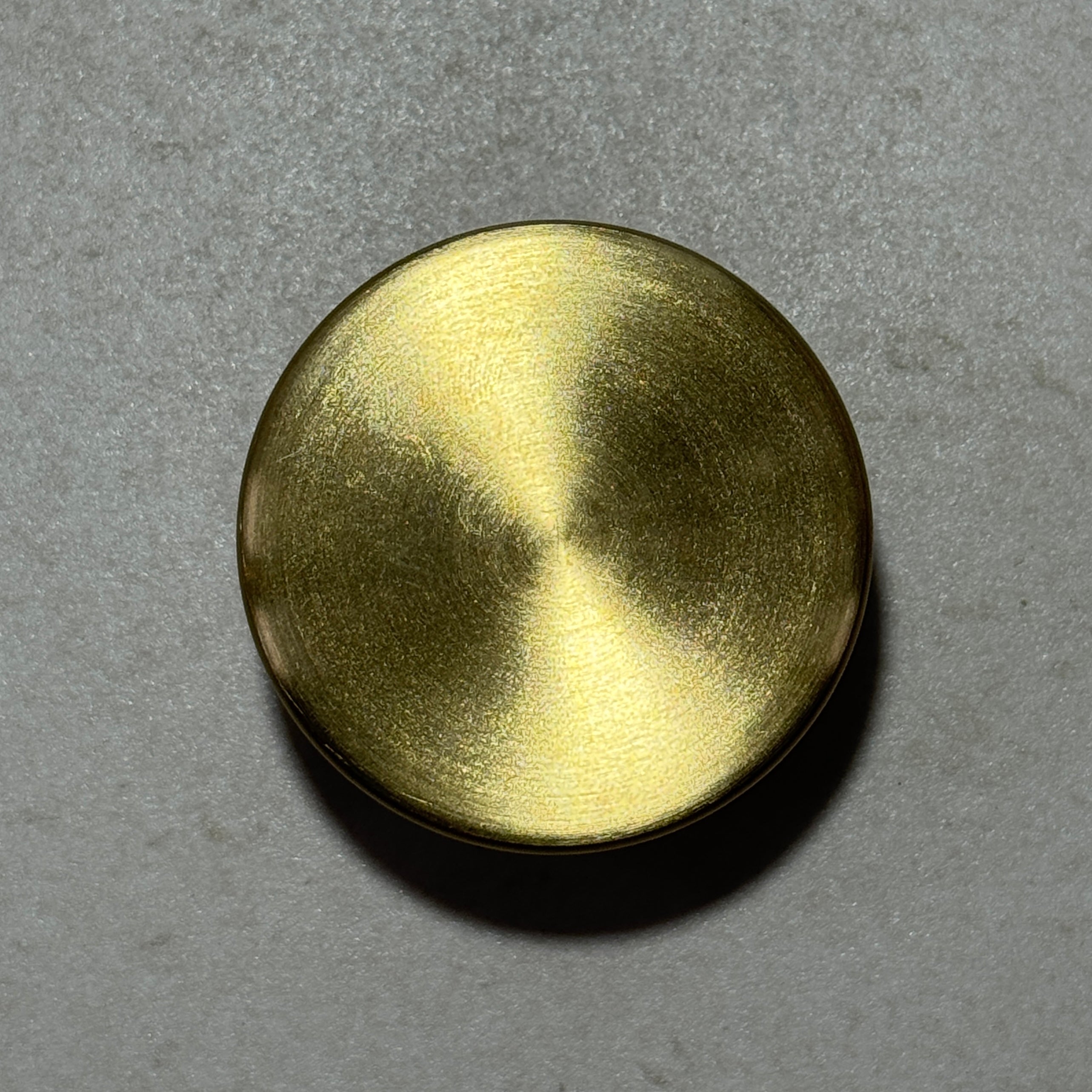 Bouton doré adaptable sur tous les couvercles