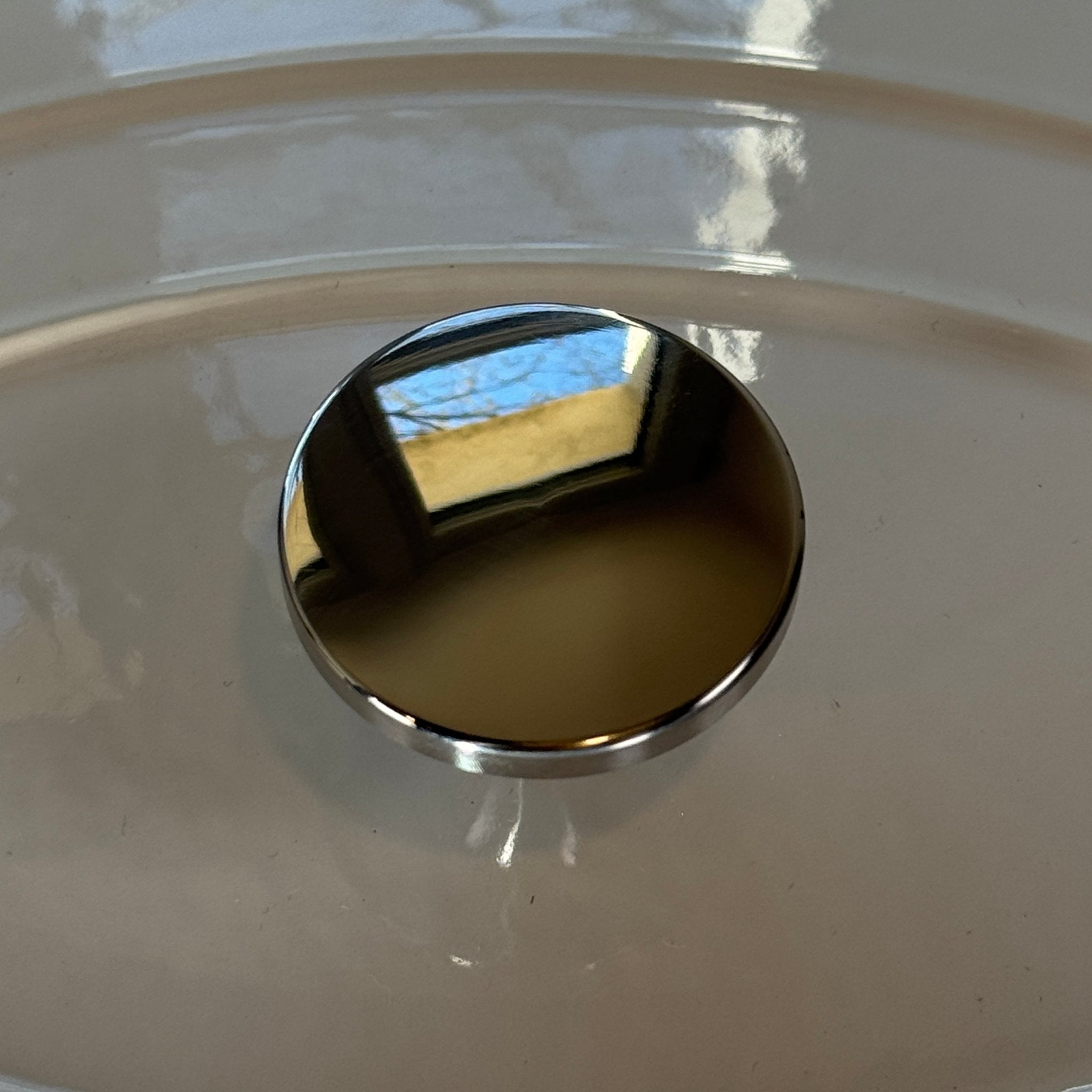 Bouton argenté brillant adaptable sur tous les couvercles