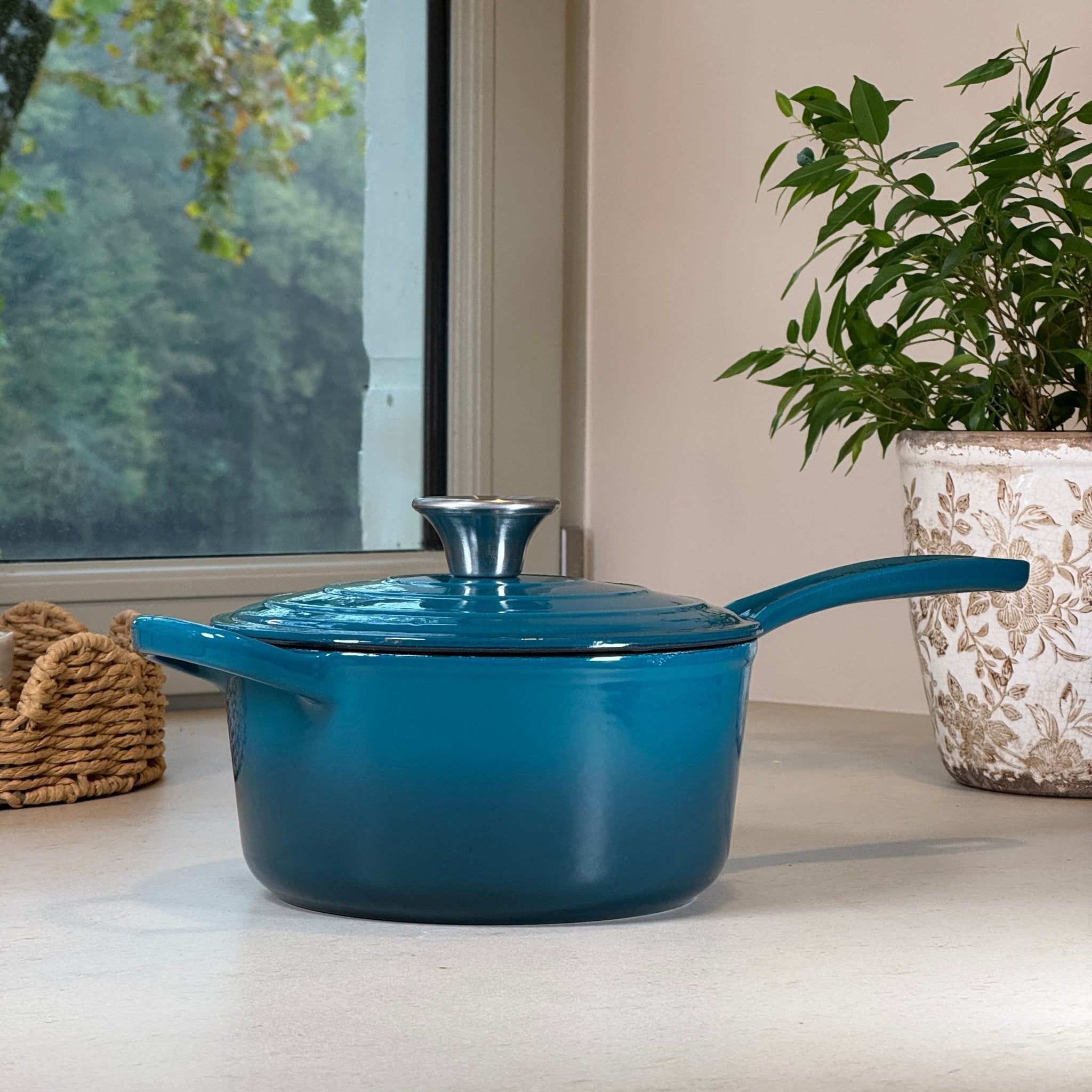 Casserole ronde fonte émaillée bleu cyan