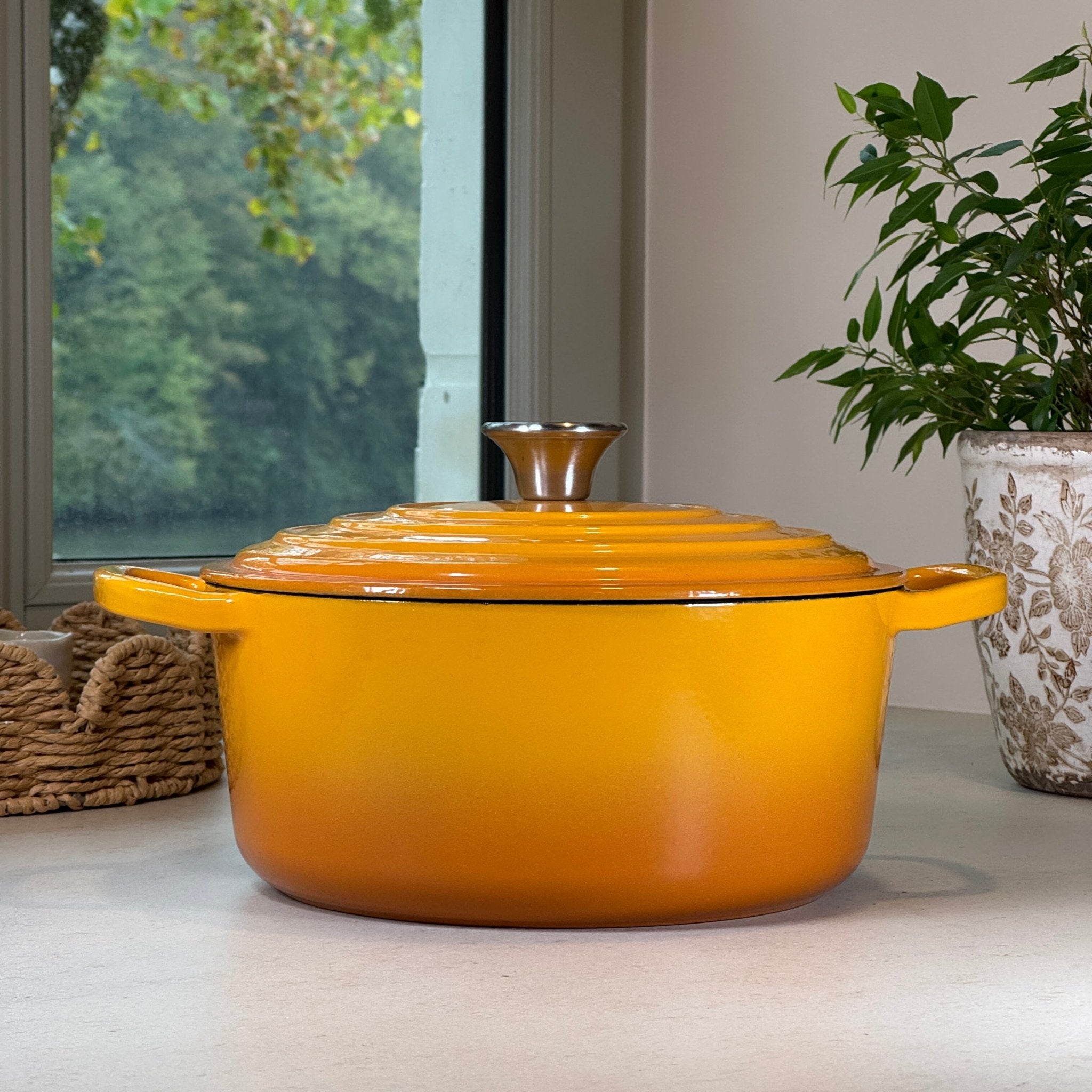 Cocotte ronde fonte émaillée jaune moutarde