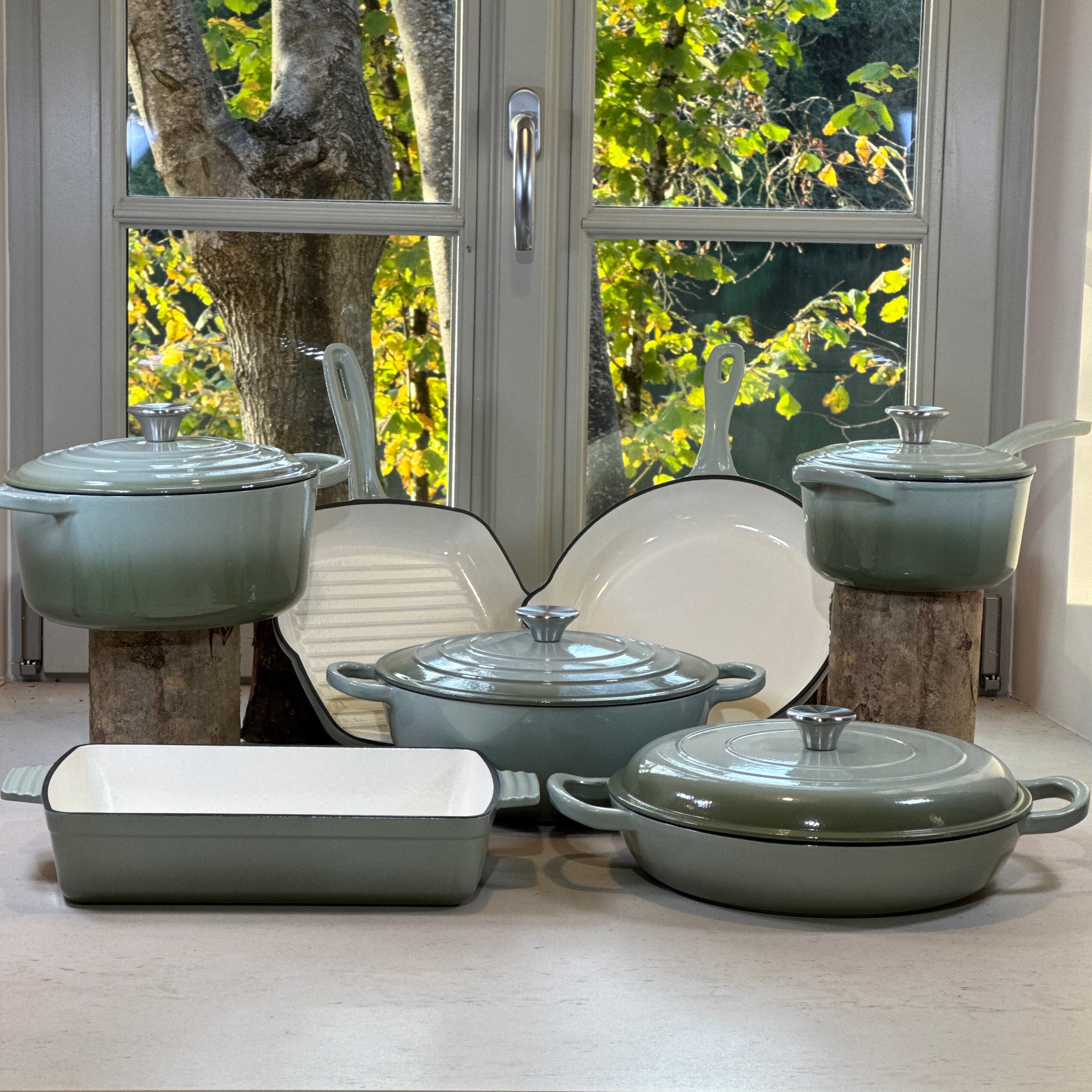 Ensemble sept pièces fonte émaillée Vert Sauge