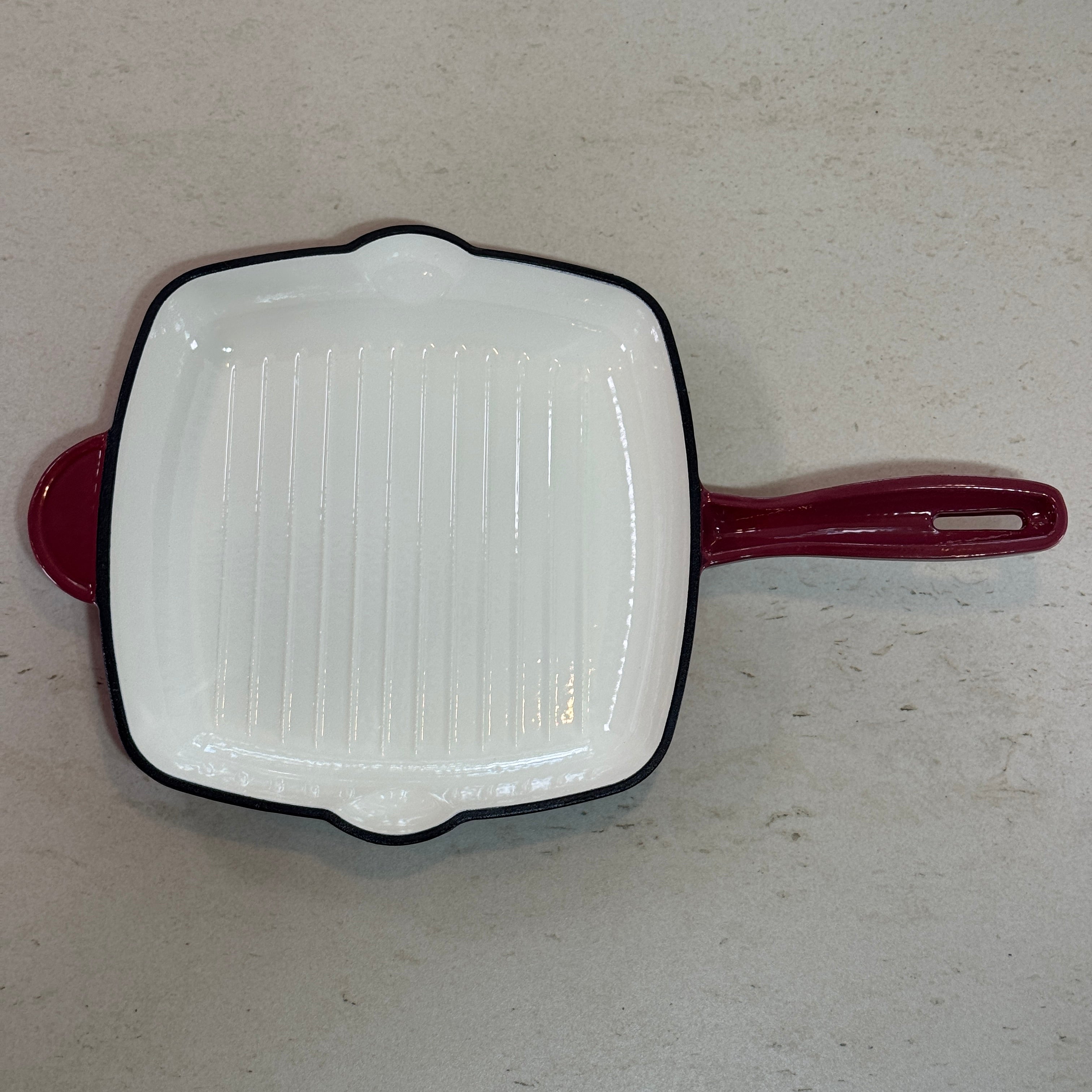 Grill carré en fonte émaillée figue pour légumes grillés, cuisson saine avec évacuation des graisses grâce aux rainures
