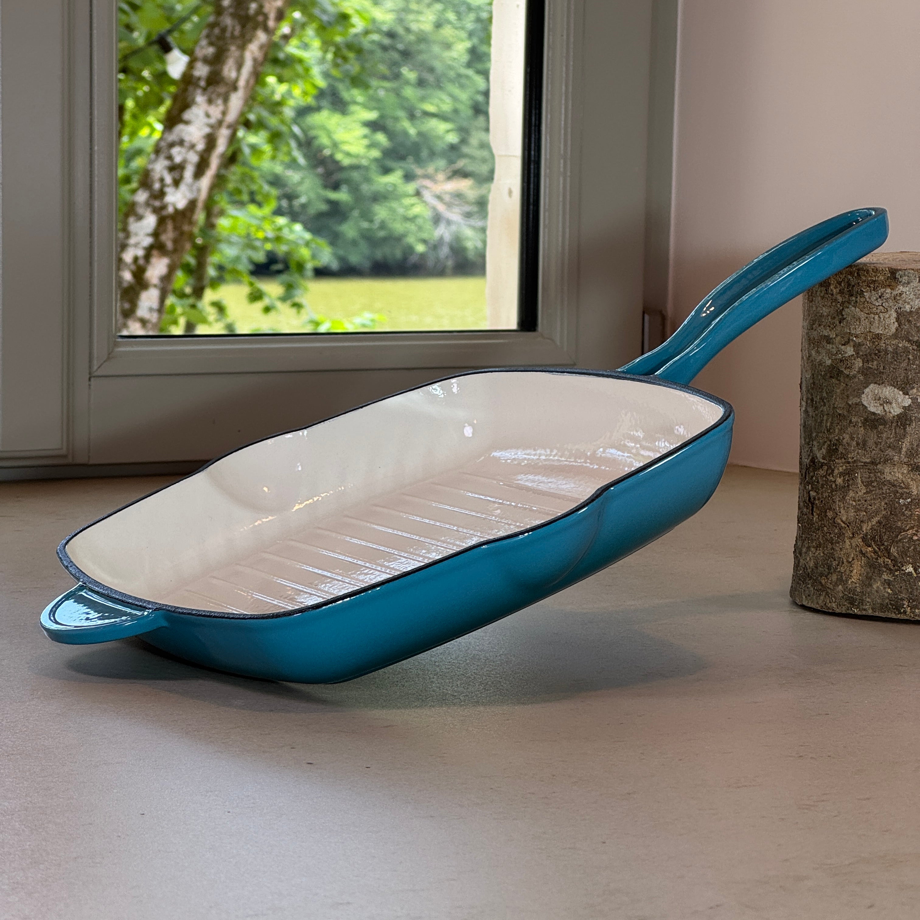 Grill carré en fonte émaillée Turquoise avec rainures pour une cuisson grillée homogène des viandes et poissons