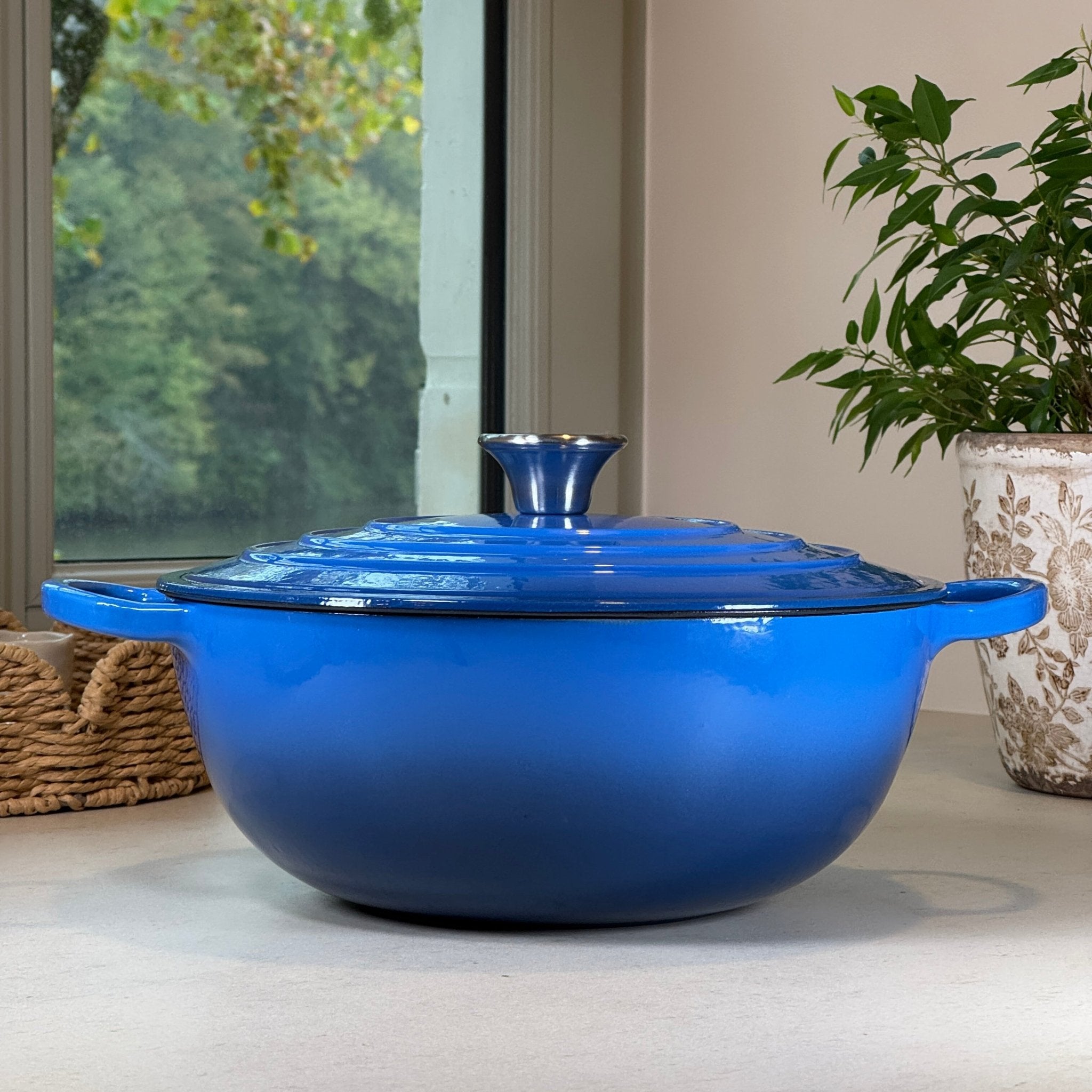 Marmite ronde fonte émaillée bleu myrtille