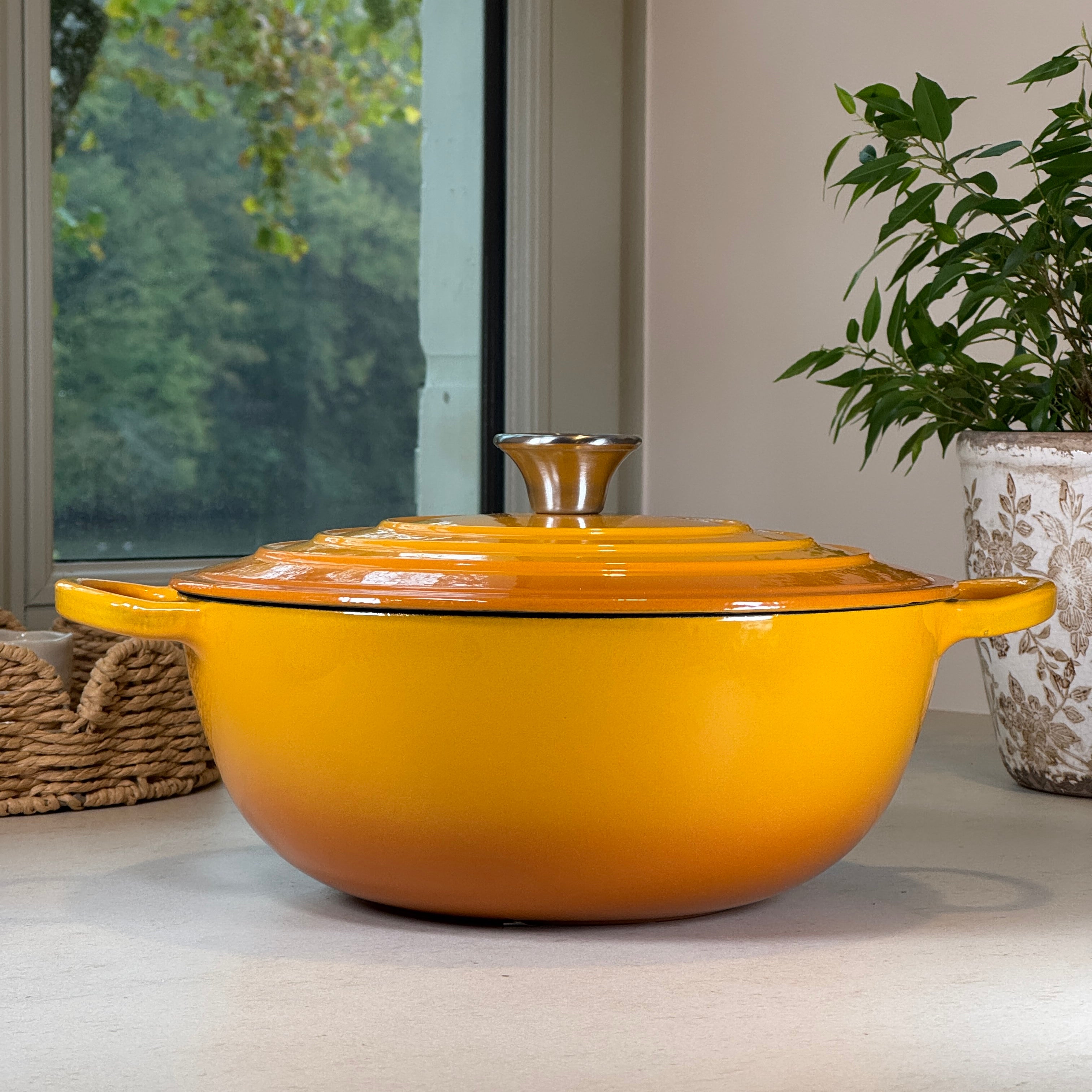 Marmite ronde fonte émaillée jaune moutarde