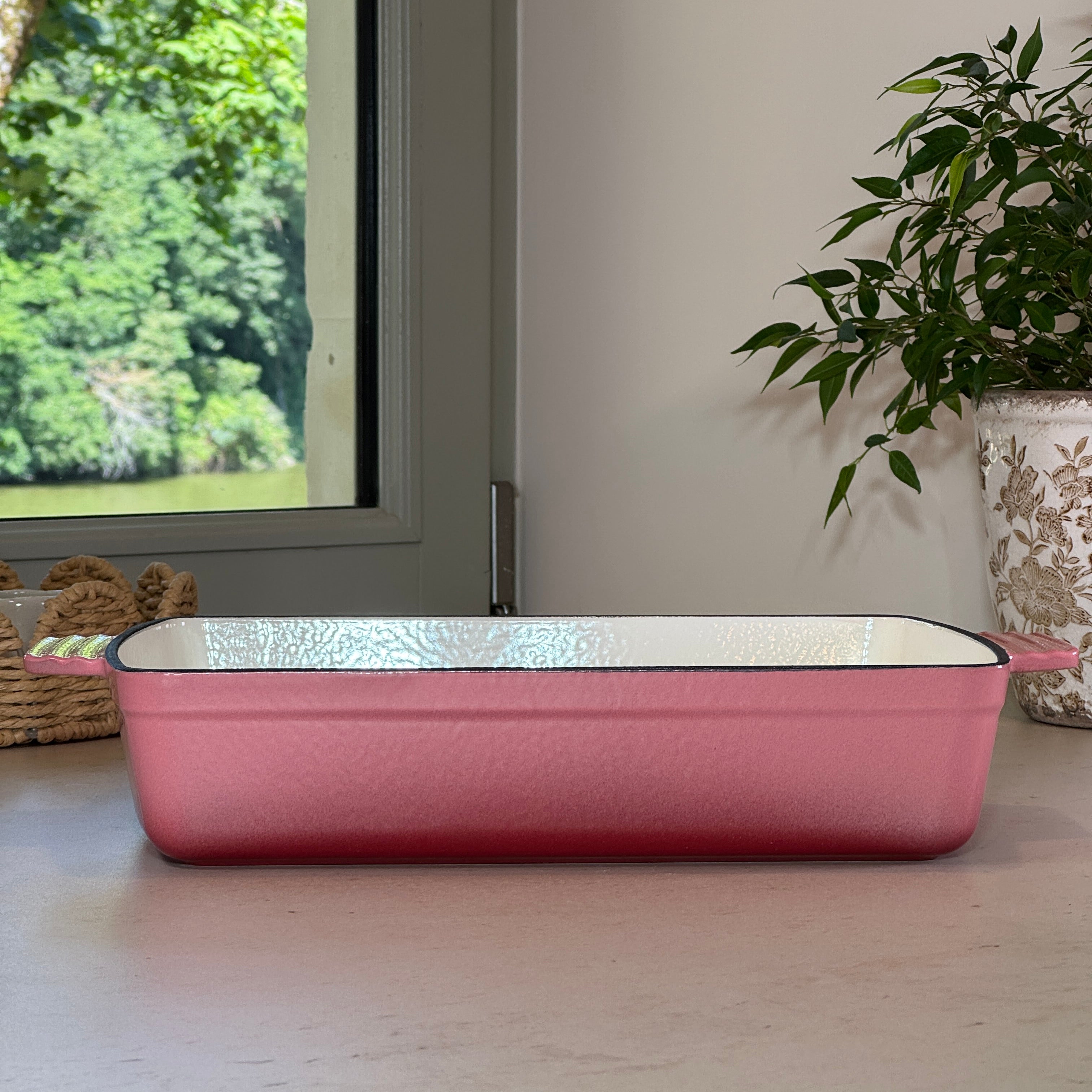 Plat à rôtir en fonte émaillée Rose idéal pour gratins, rôtis et plats au four