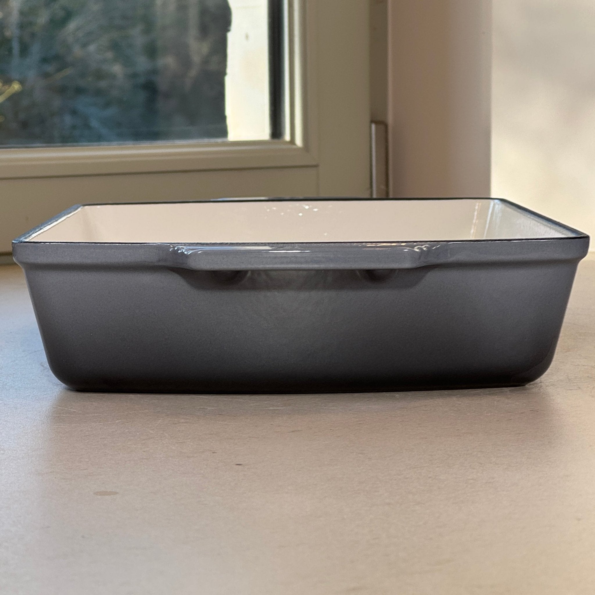 Plat à rôtir en fonte émaillée Blanc Vanille pour cuisine quotidienne, plats généreux et recettes conviviales