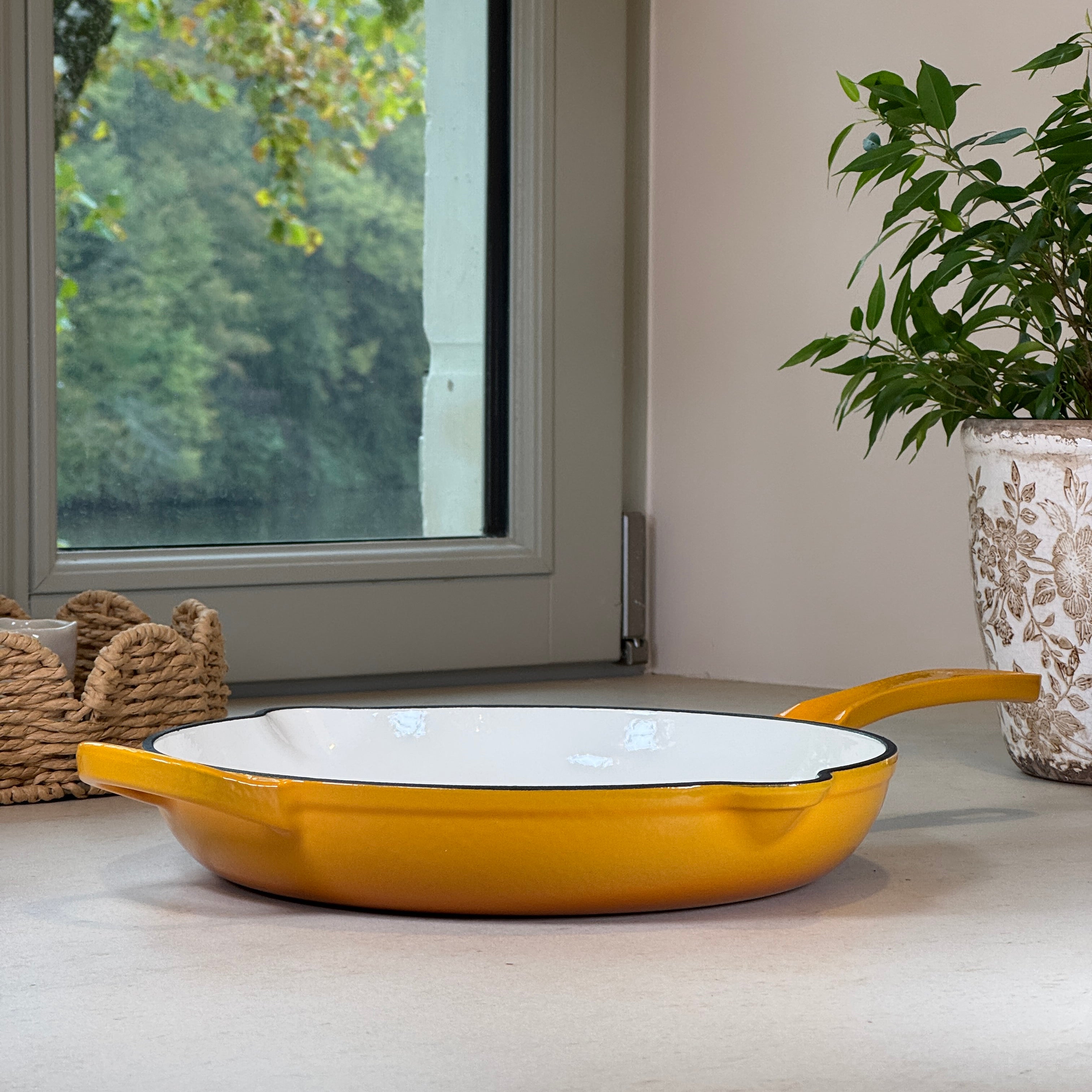 Poêle ronde fonte émaillée avec anse Jaune Moutarde