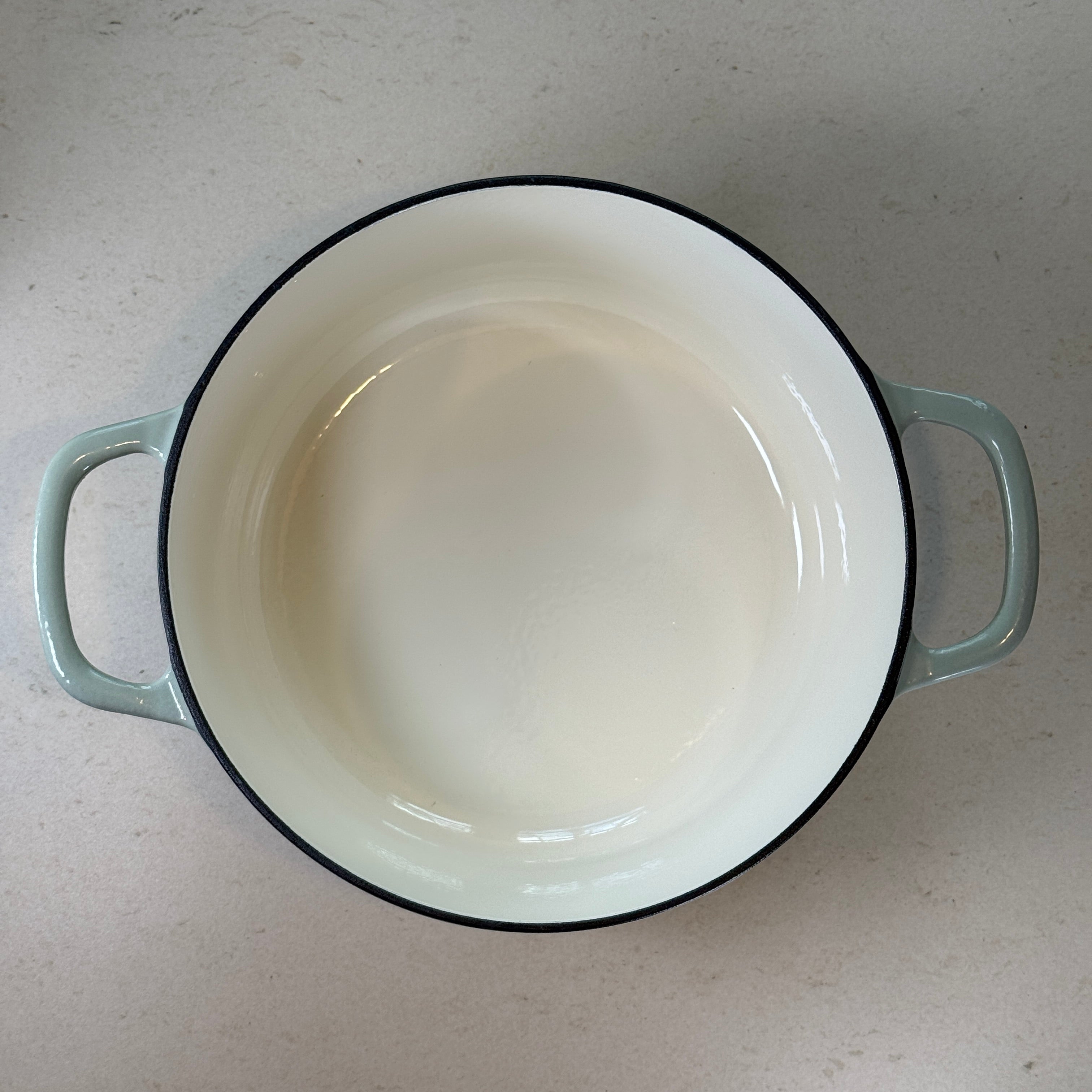 Cocotte ronde en fonte émaillée – Vert Sauge