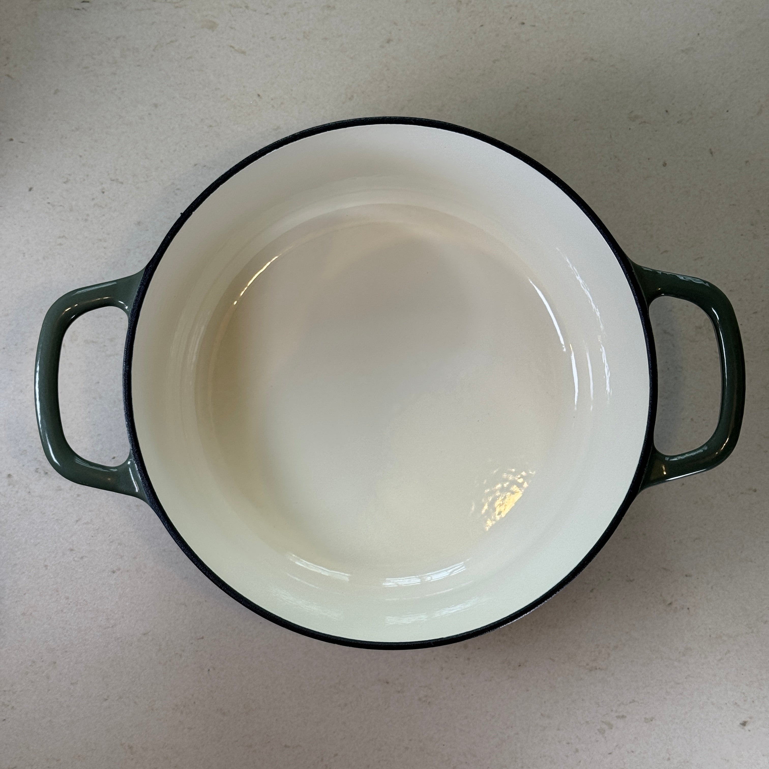 Cocotte ronde en fonte émaillée – Vert Sapin