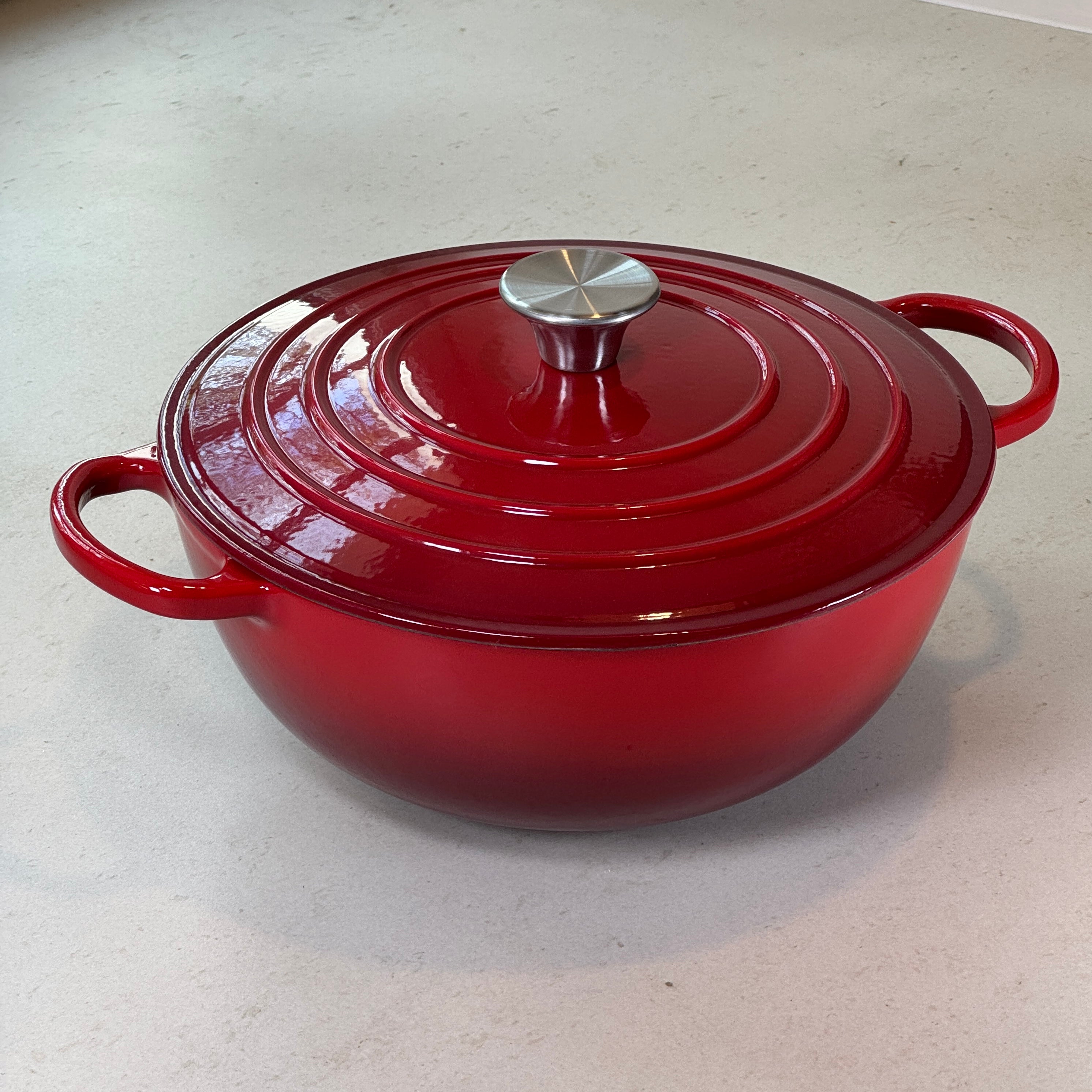 Marmite ronde en fonte émaillée – Rouge Cerise