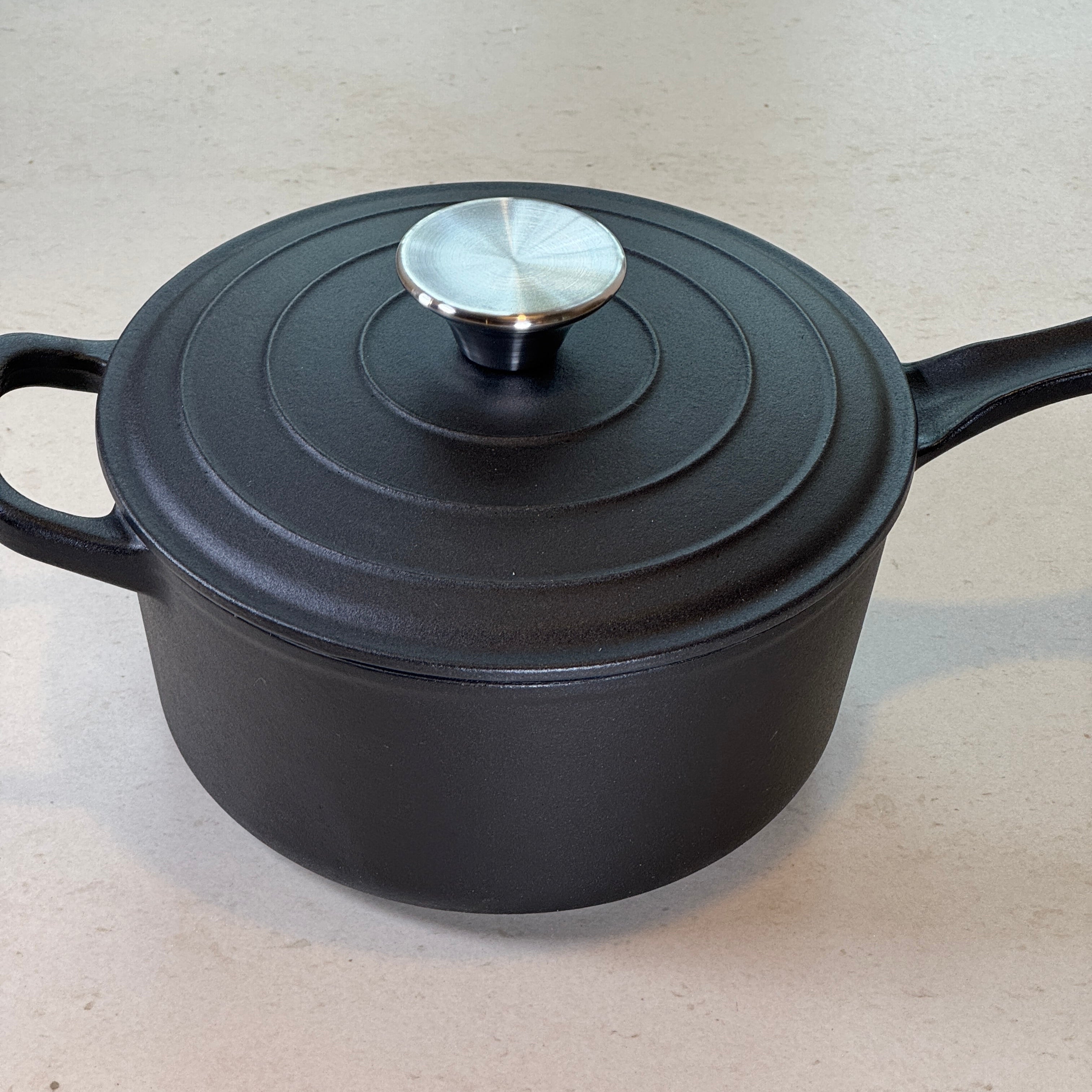 Casserole ronde en fonte – Noir Mat