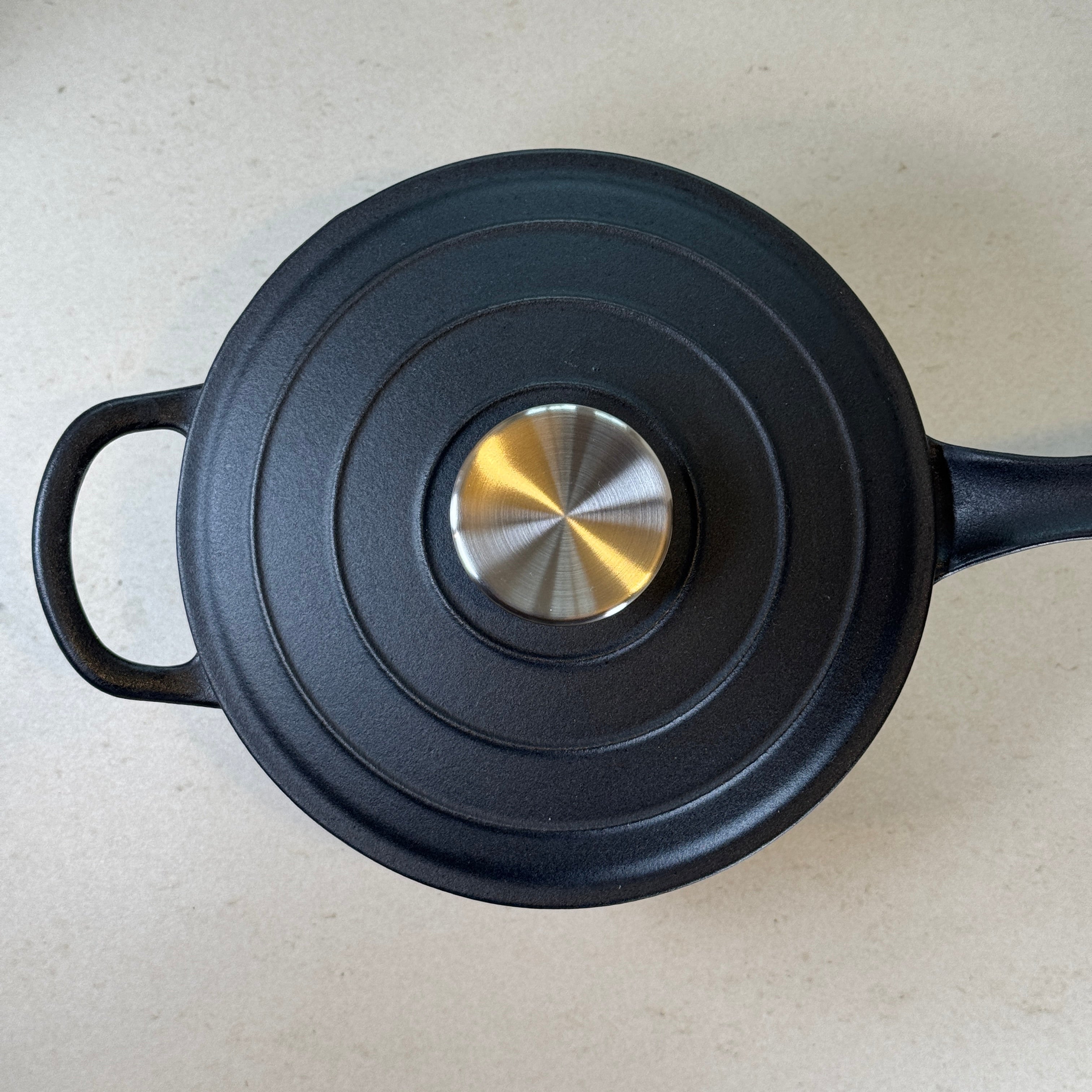 Casserole ronde en fonte – Noir Mat