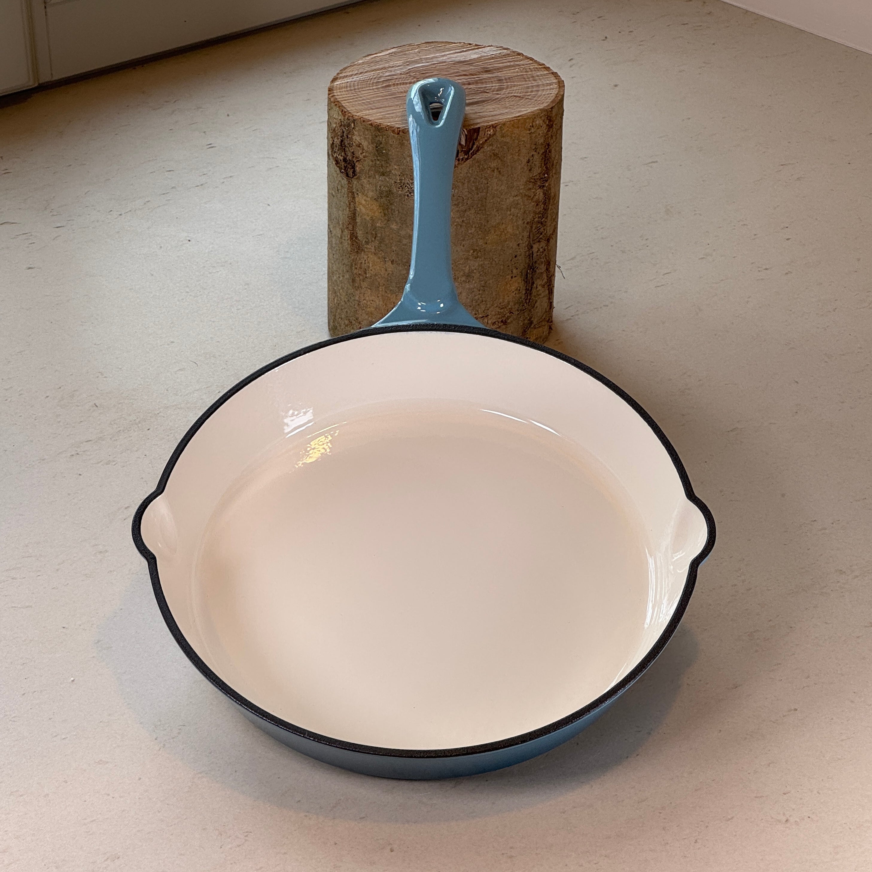 Poêle ronde en fonte émaillée - Bleu Perle