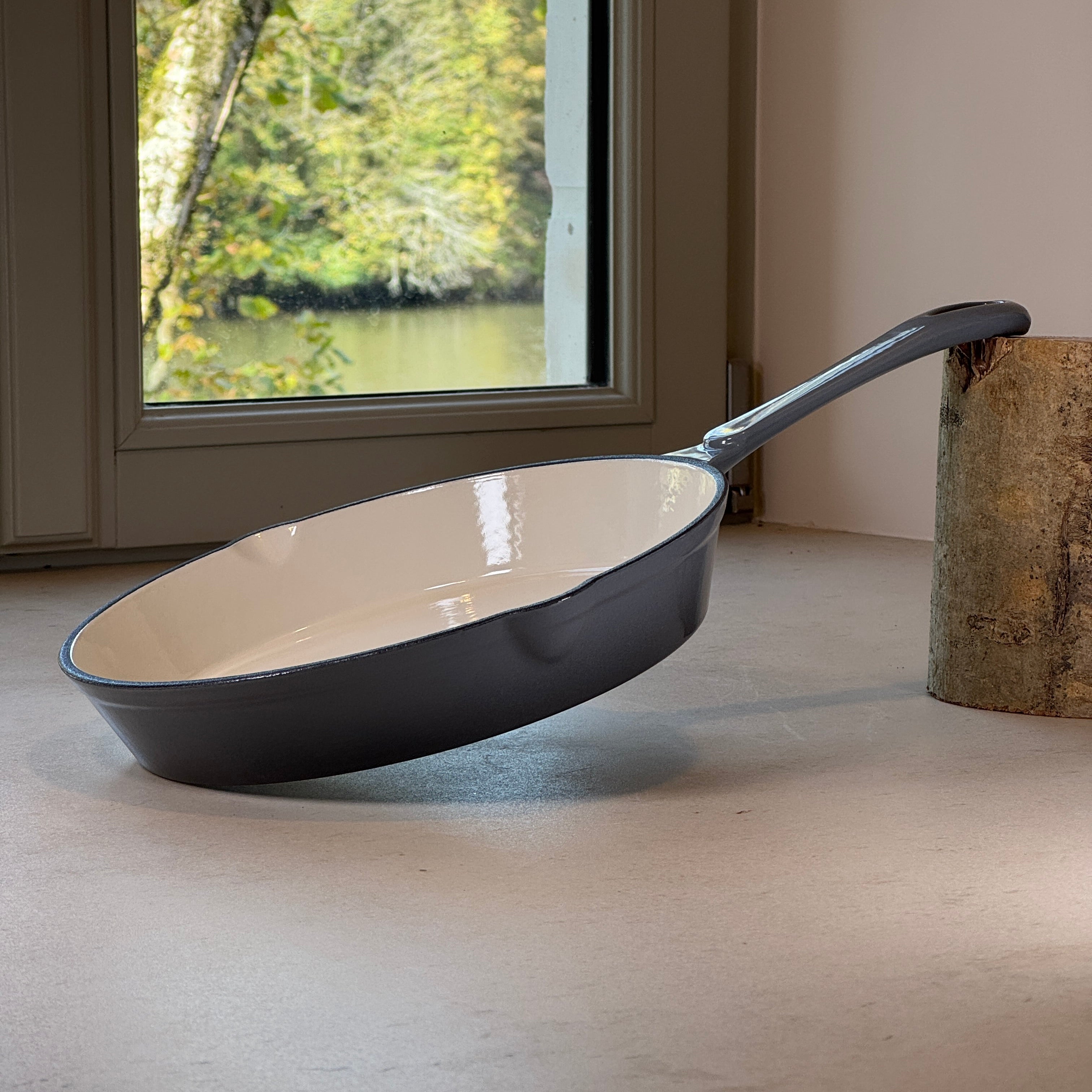 Poêle ronde en fonte émaillée – Gris Anthracite