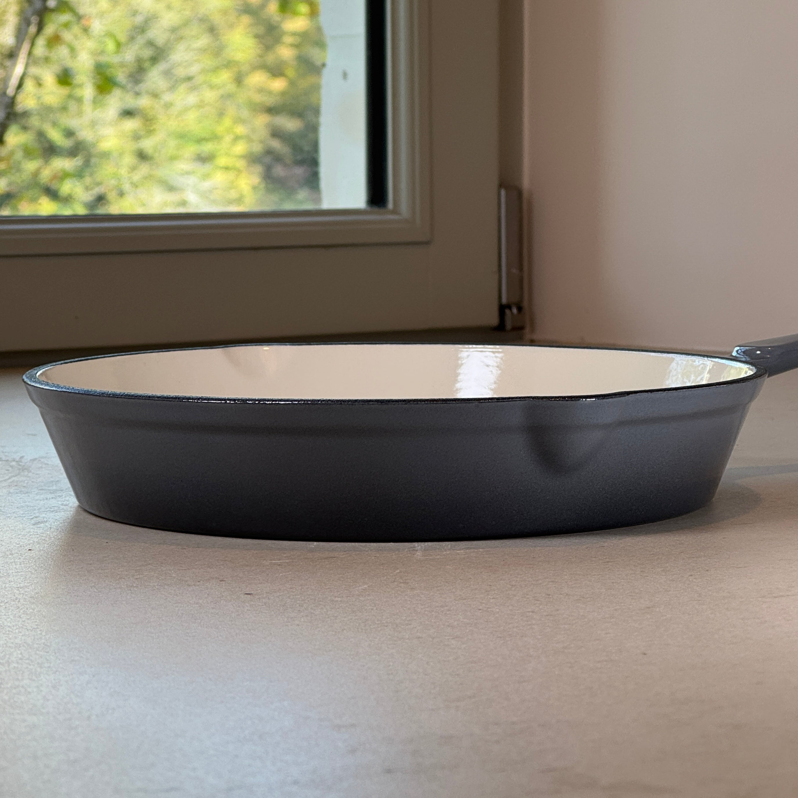 Poêle ronde en fonte émaillée – Gris Anthracite