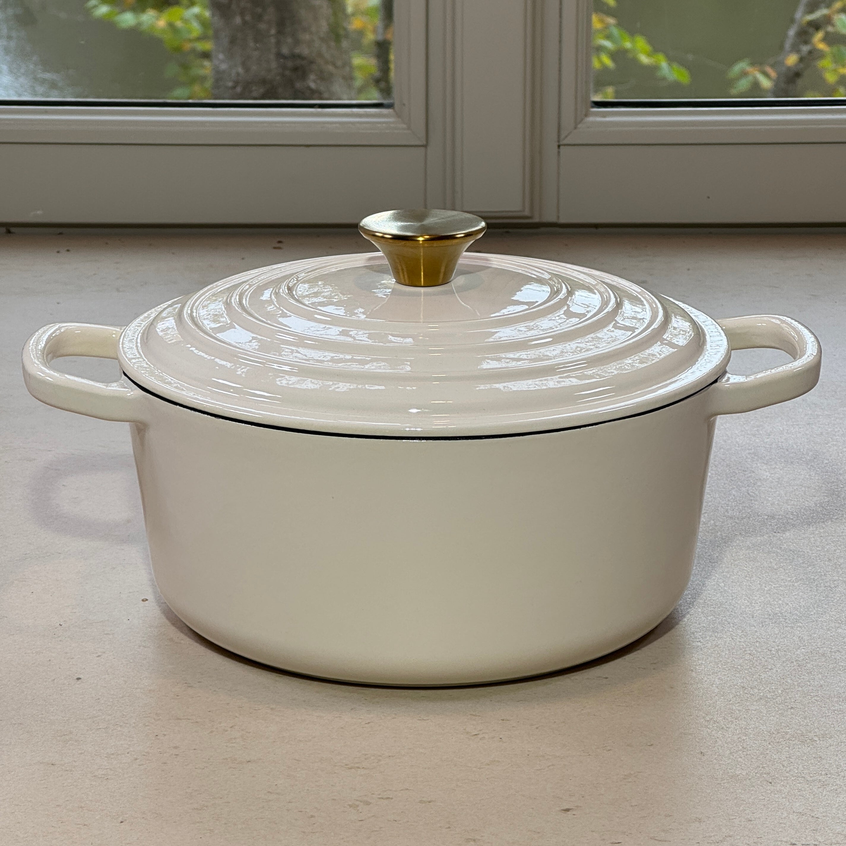 Bouton doré adaptable sur tous les couvercles