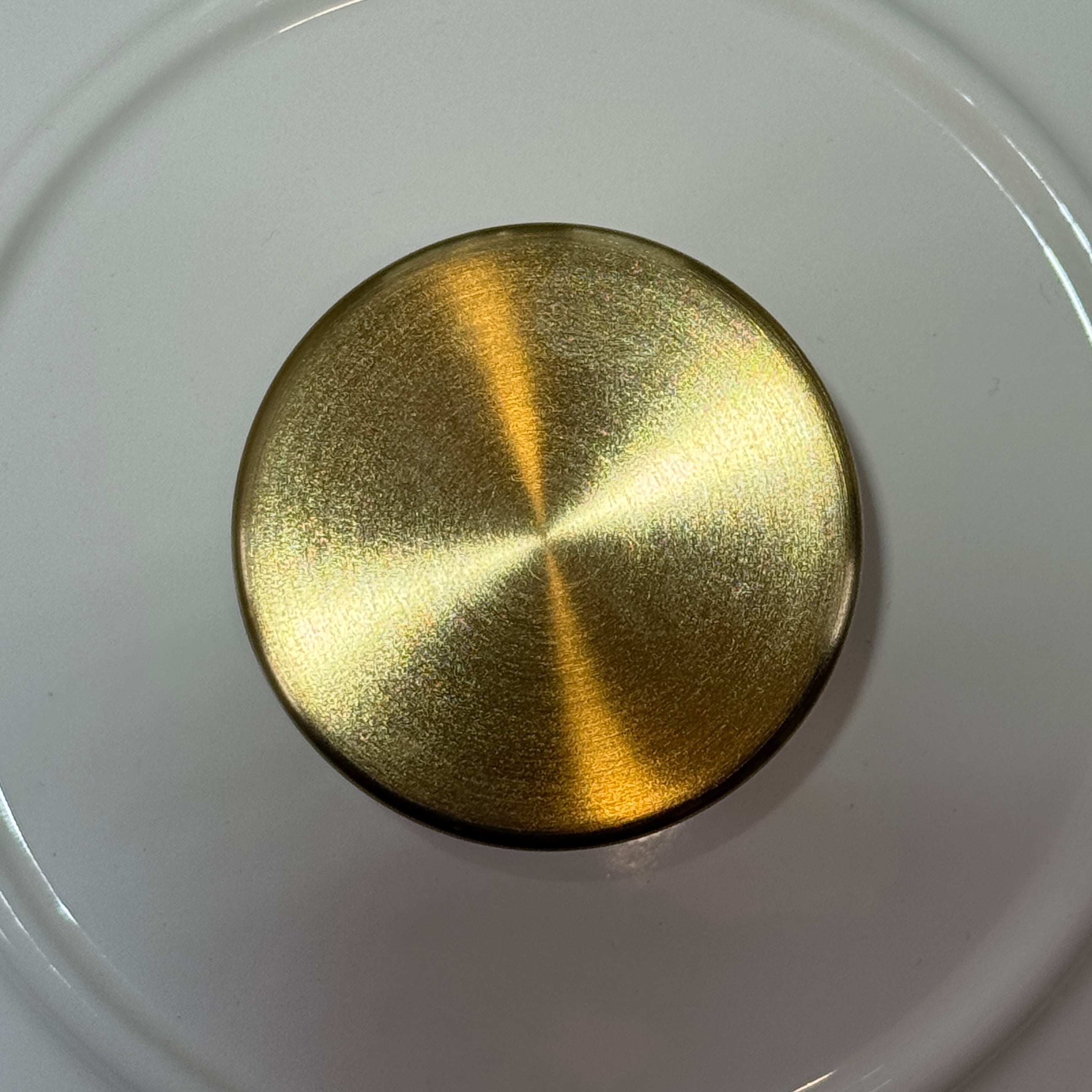 Bouton doré adaptable sur tous les couvercles