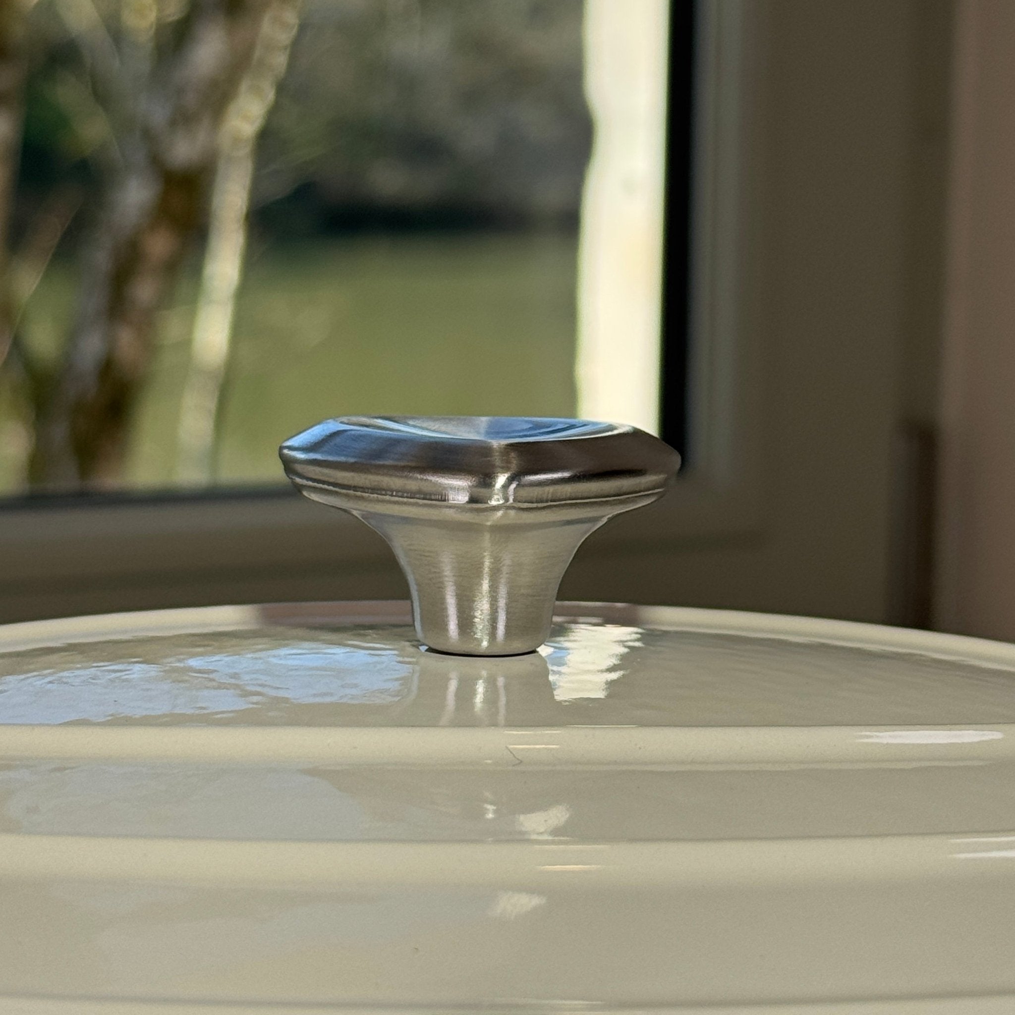 Silberner, herzförmiger Knopf, passend für alle Deckel