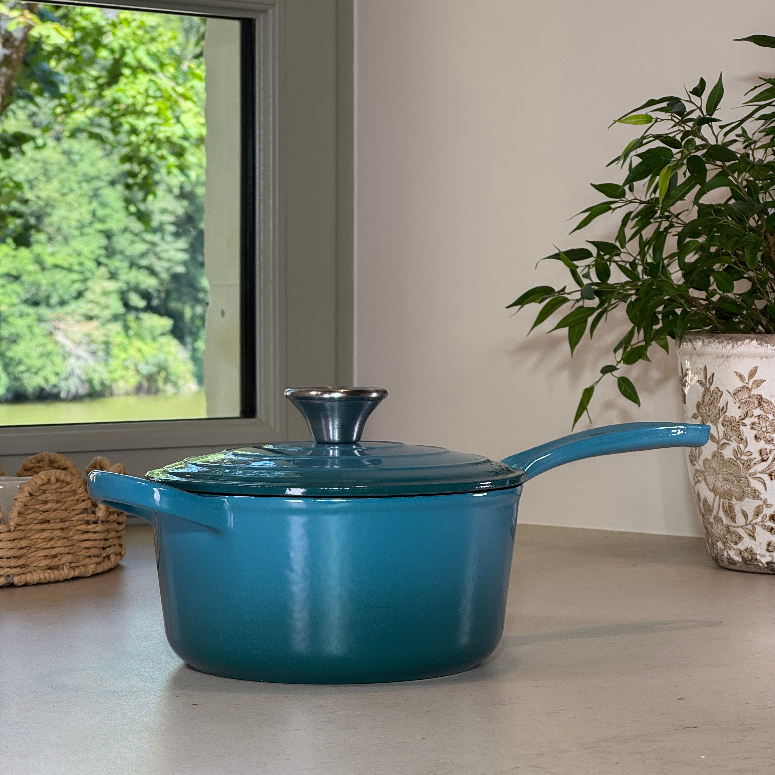 Casserole en fonte émaillée Turquoise 19 cm avec couvercle à picots et anse ergonomique