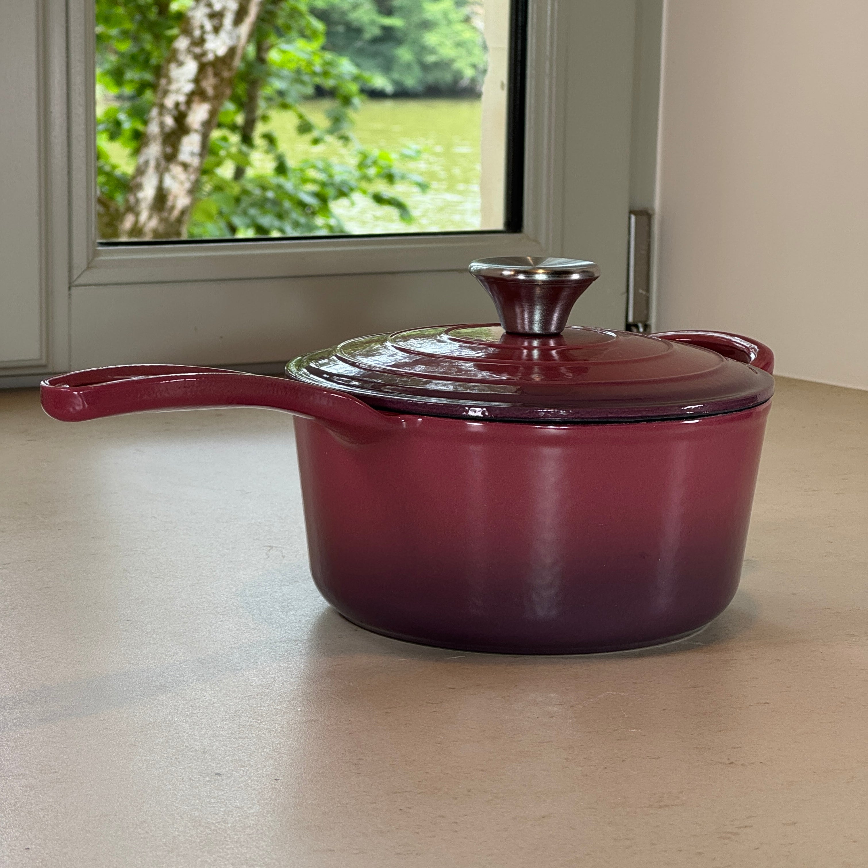 Casserole ronde en fonte émaillée avec anse Rose