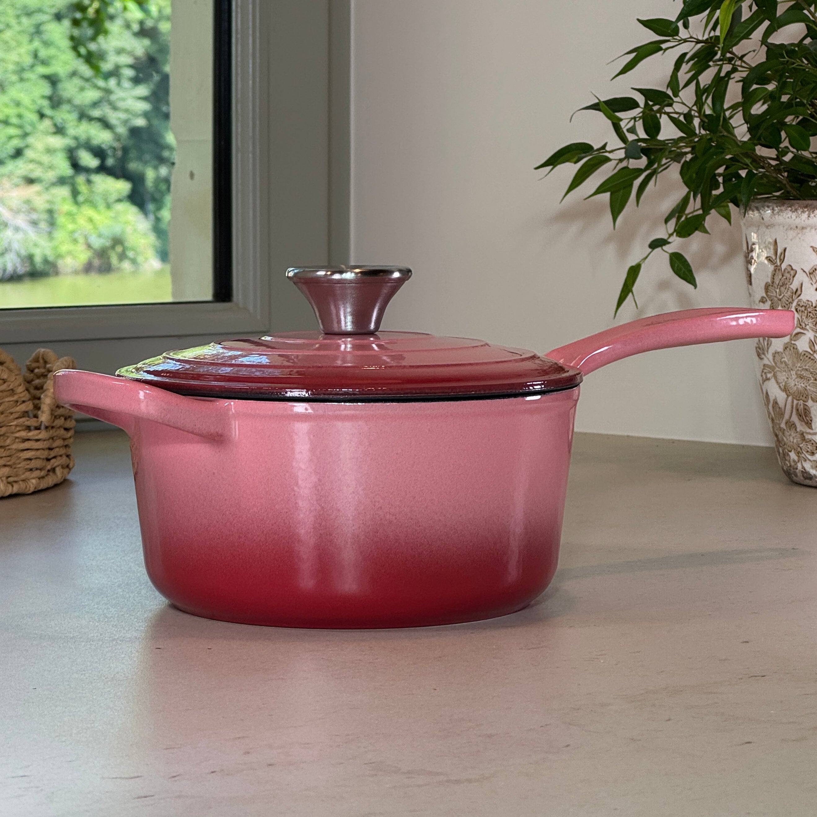Casserole ronde fonte émaillée rose