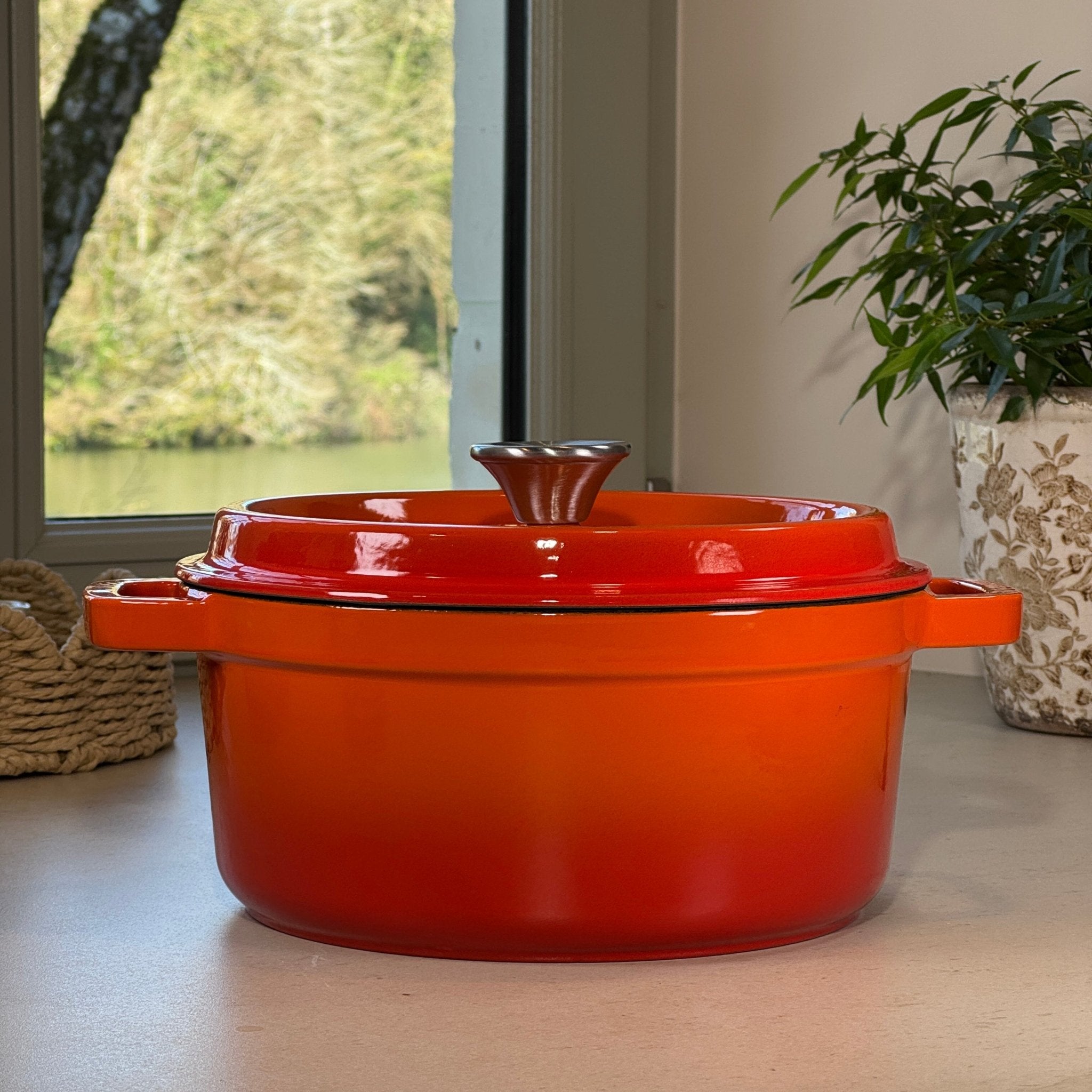 Cocotte classique ronde fonte émaillée orange