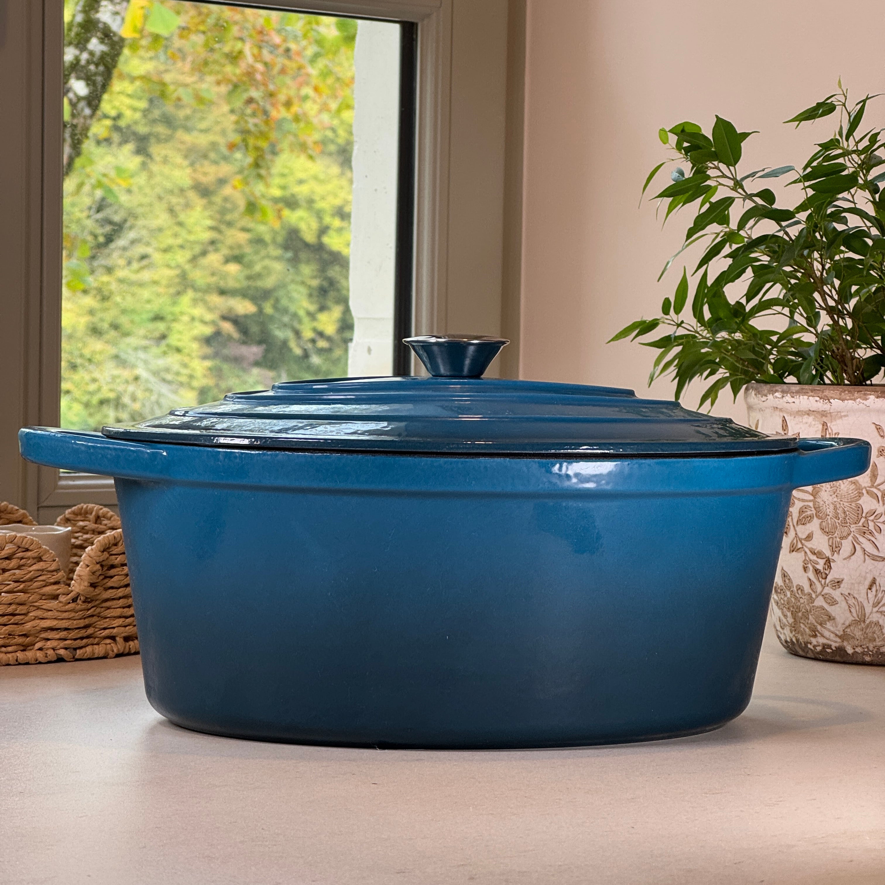 Cocotte ovale fonte émaillée bleu cyan