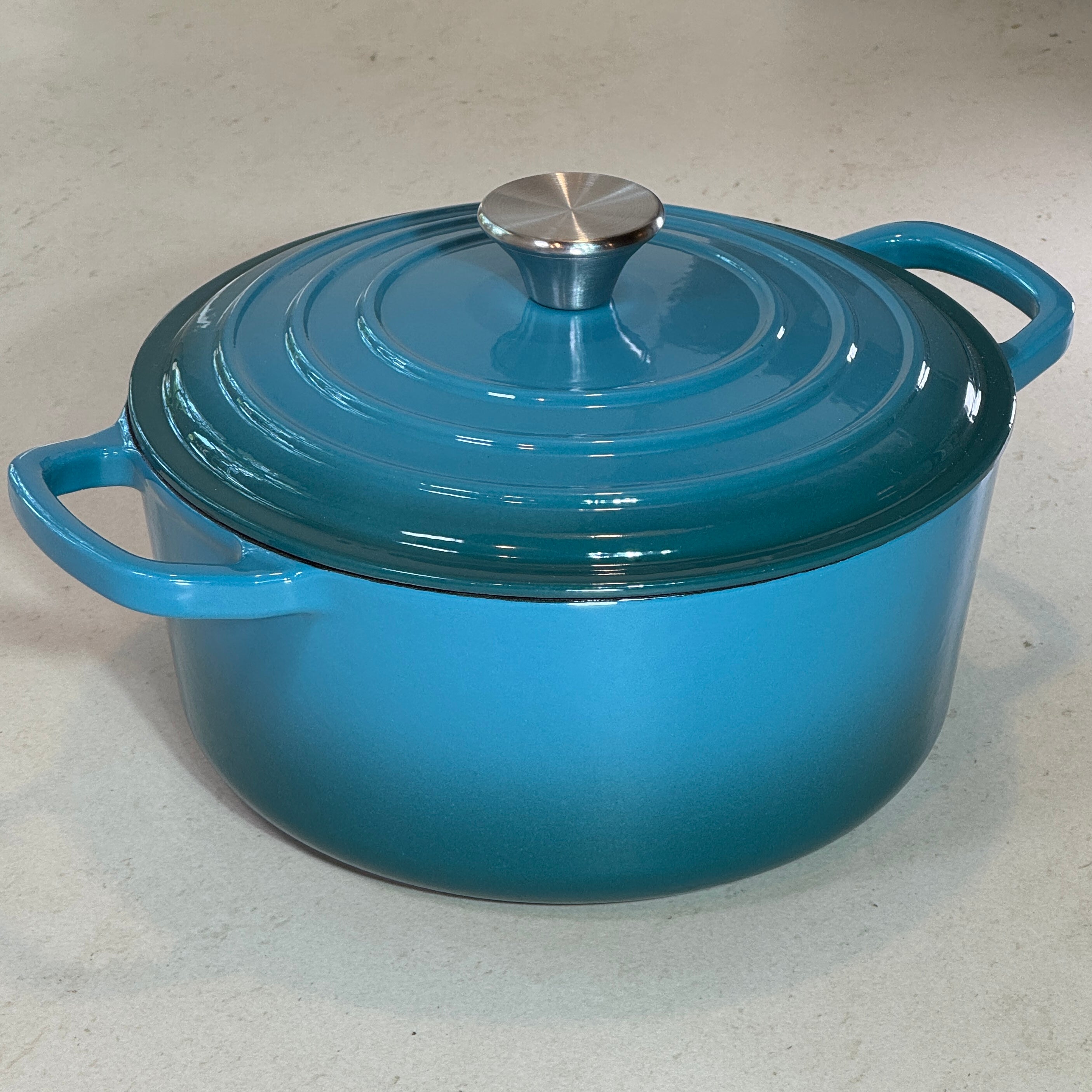 Cocotte ronde en fonte émaillée Turquoise pour cuisine familiale, cuisson au four et tous feux